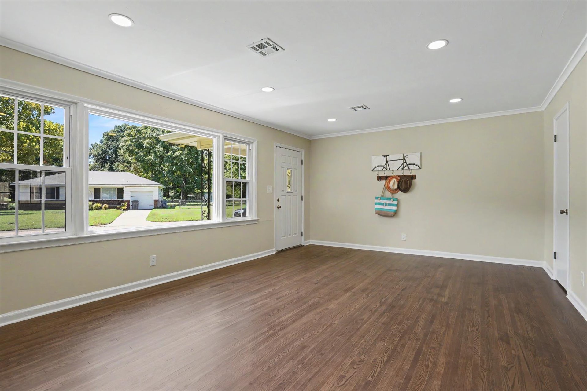 5249 S Saint Louis Avenue Property Photo 9