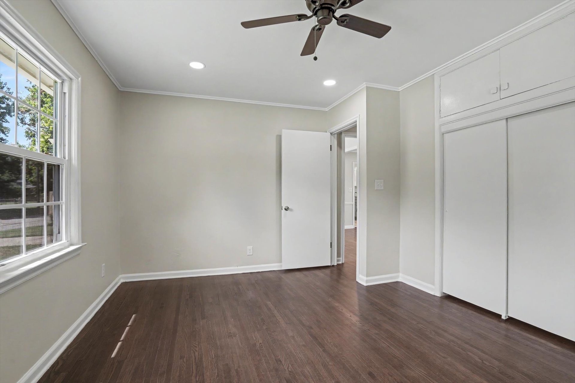 5249 S Saint Louis Avenue Property Photo 24