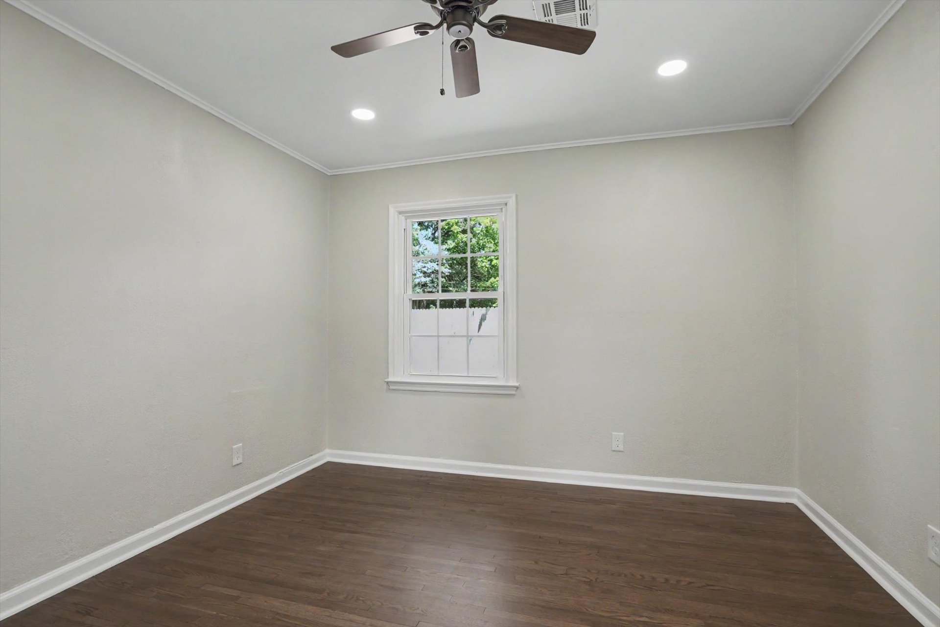 5249 S Saint Louis Avenue Property Photo 25