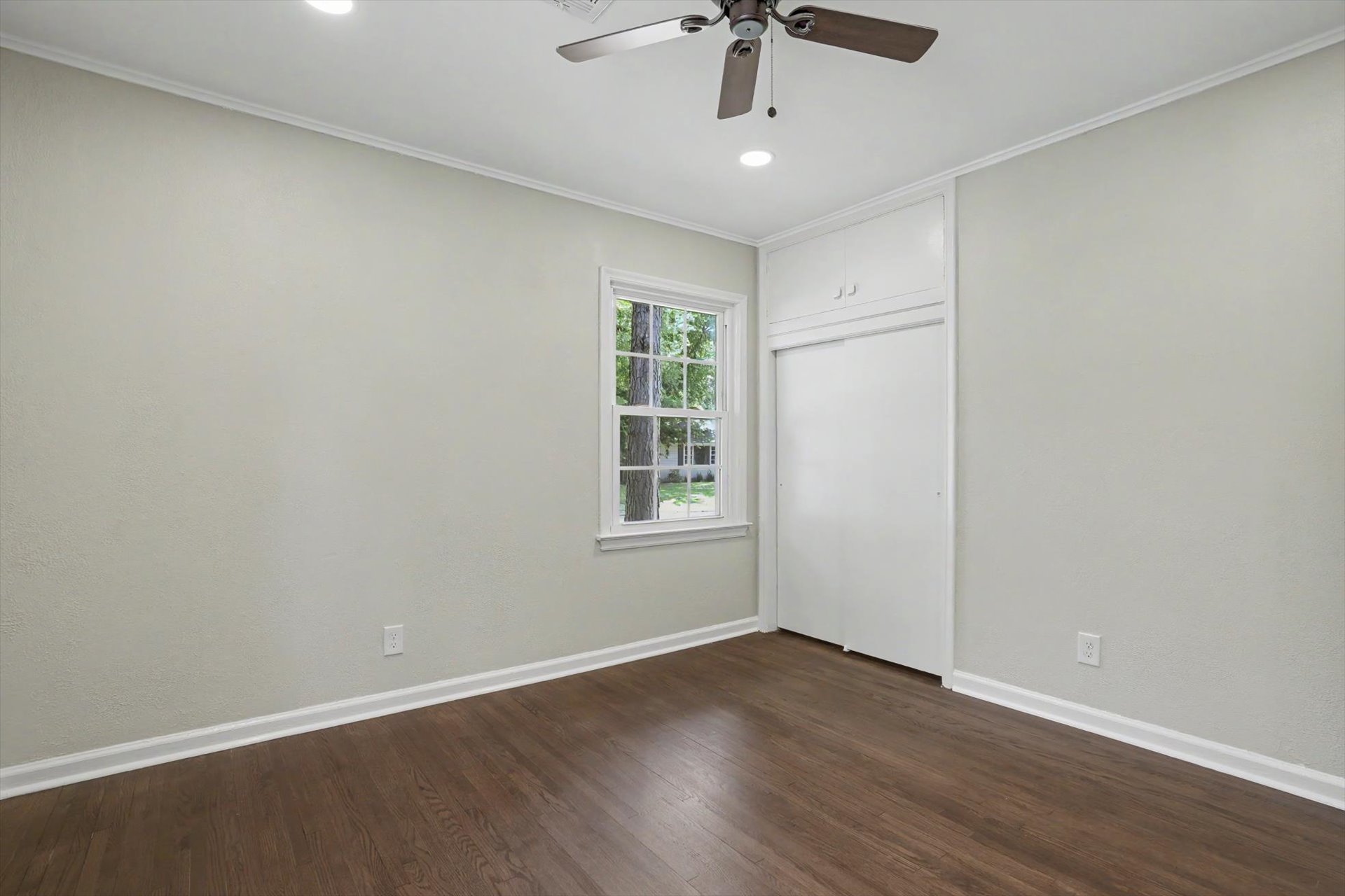 5249 S Saint Louis Avenue Property Photo 29