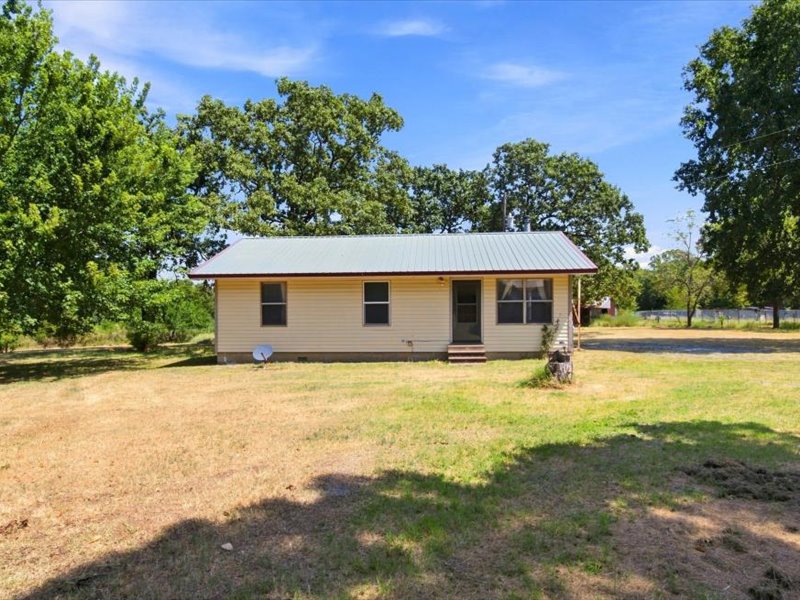 8055 E 585 Property Photo 1