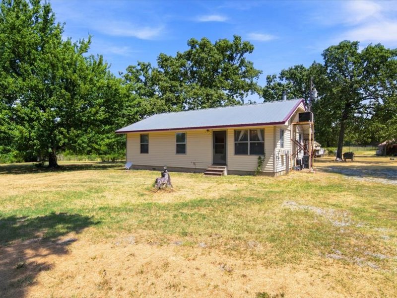 8055 E 585 Property Photo 3