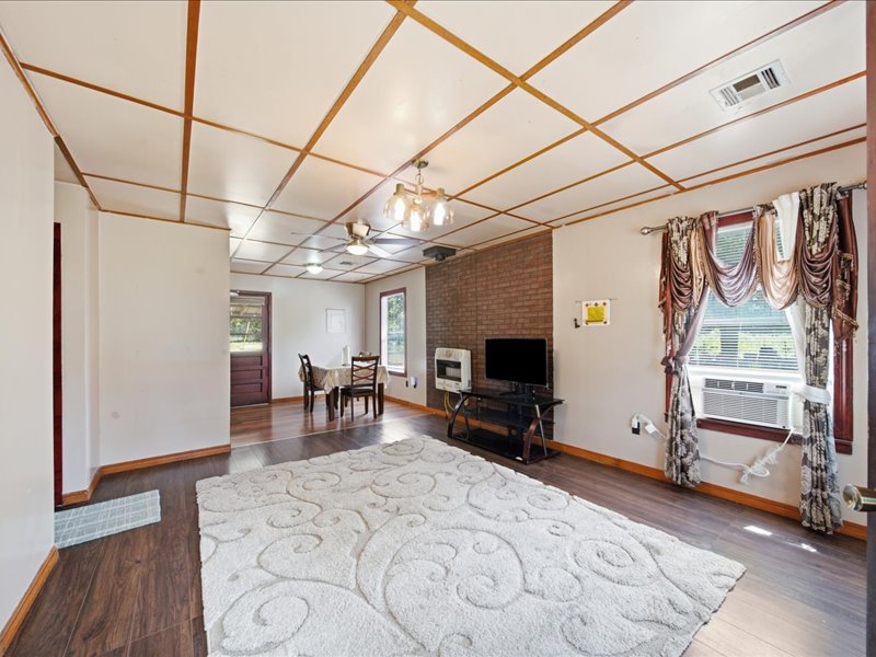 8055 E 585 Property Photo 6