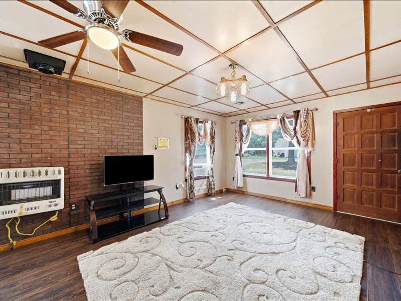 8055 E 585 Property Photo 7