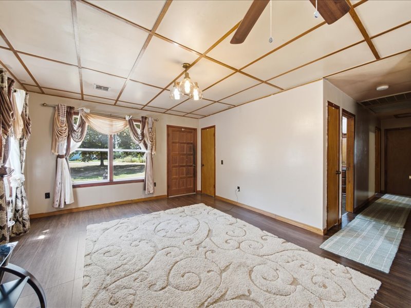 8055 E 585 Property Photo 8