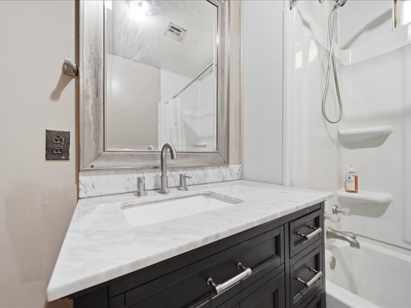 8055 E 585 Property Photo 16