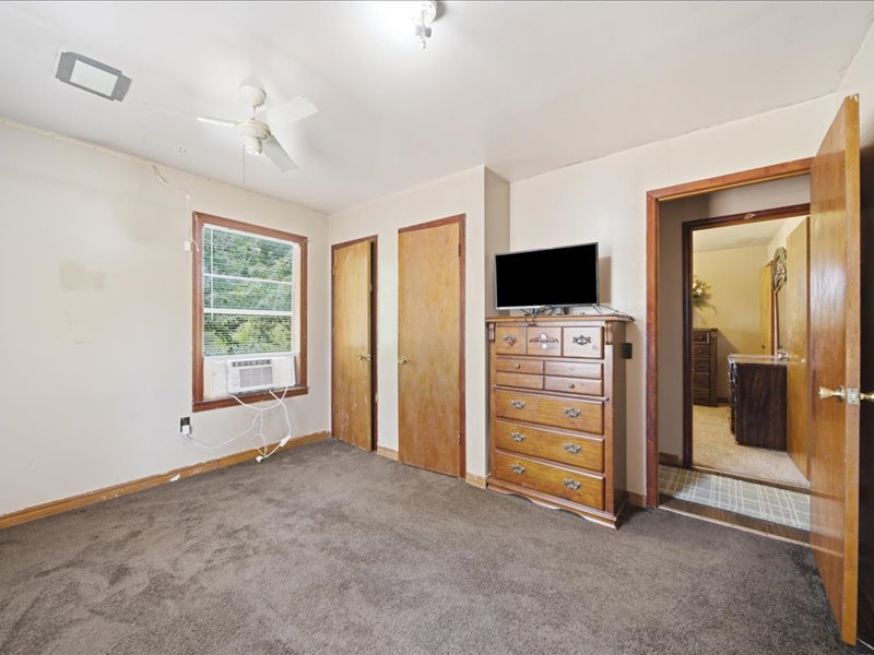 8055 E 585 Property Photo 18