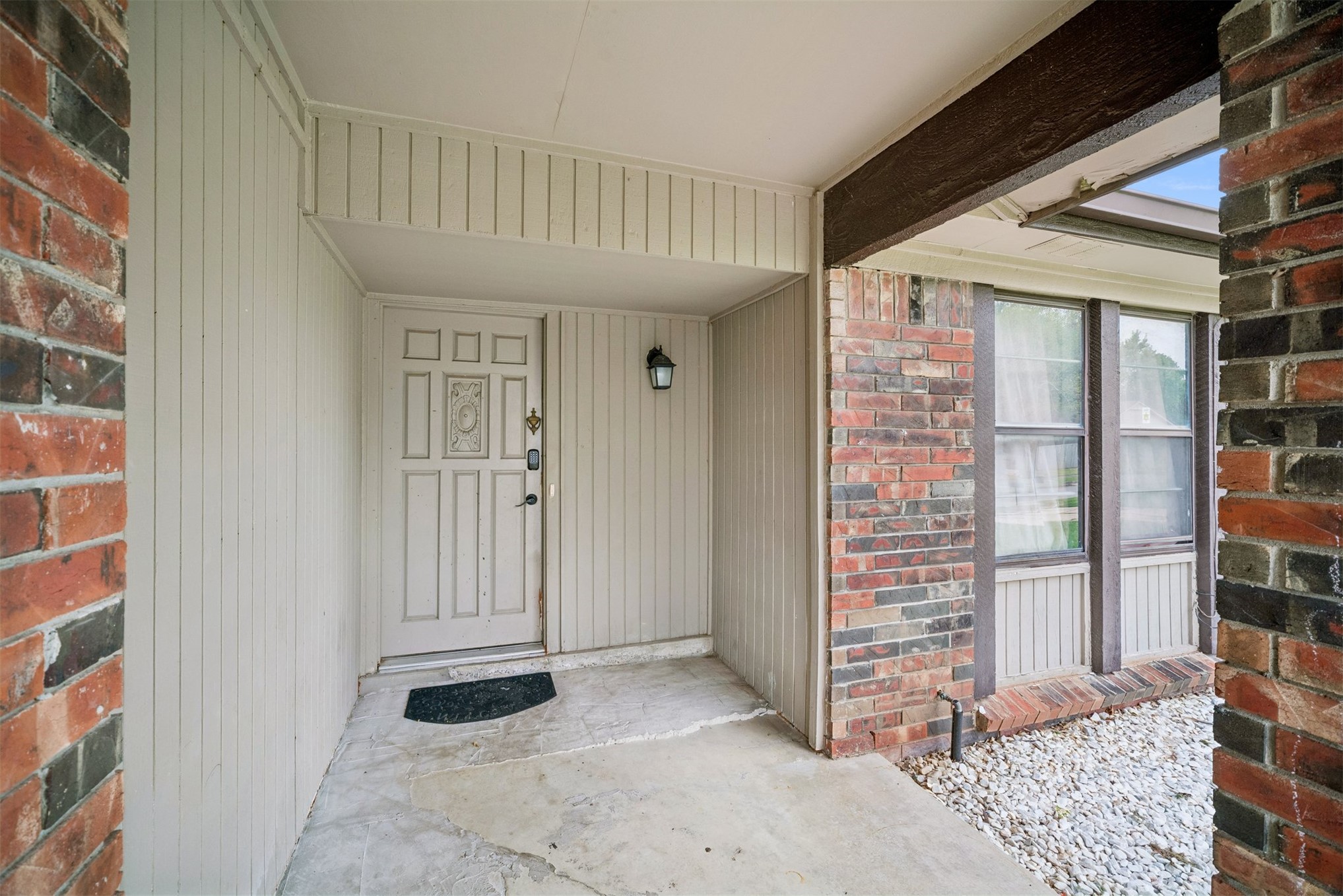 11913 E 38th Place Property Photo 4