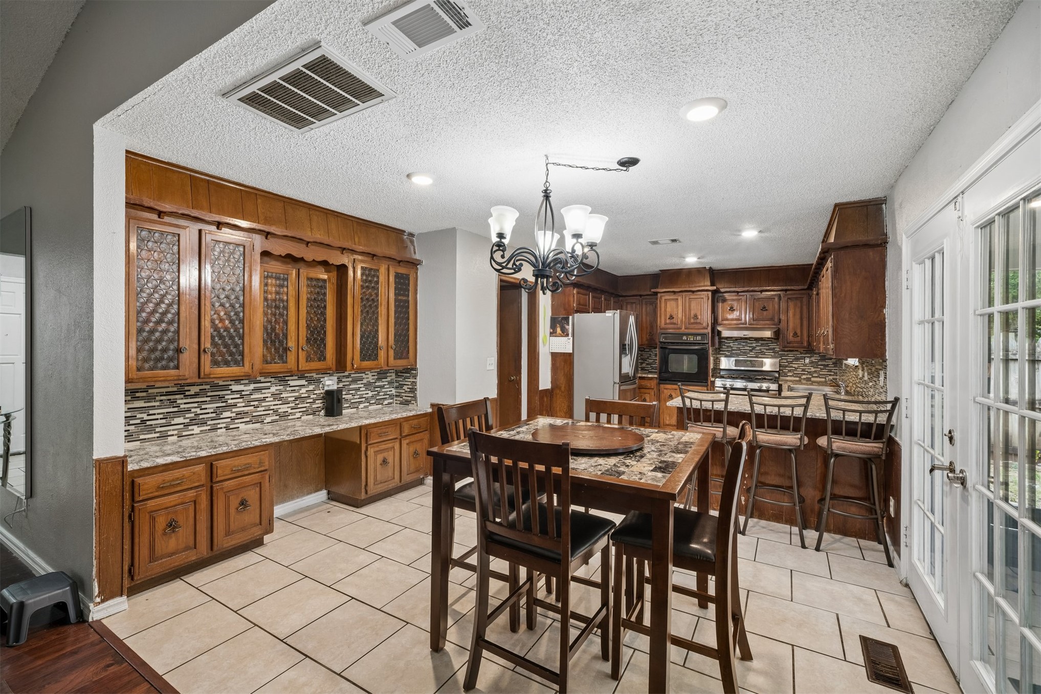11913 E 38th Place Property Photo 8