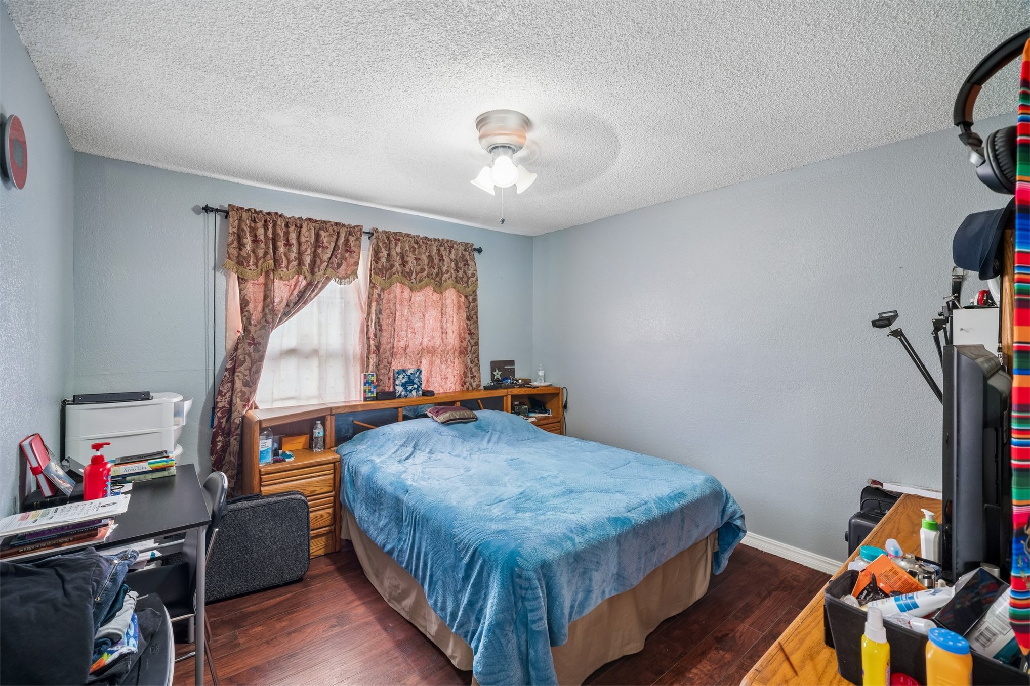 11913 E 38th Place Property Photo 16