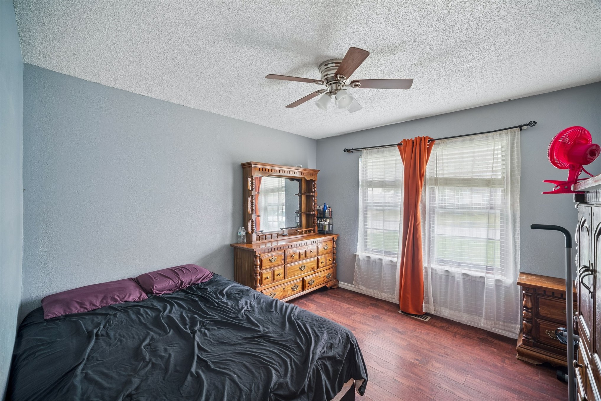 11913 E 38th Place Property Photo 17
