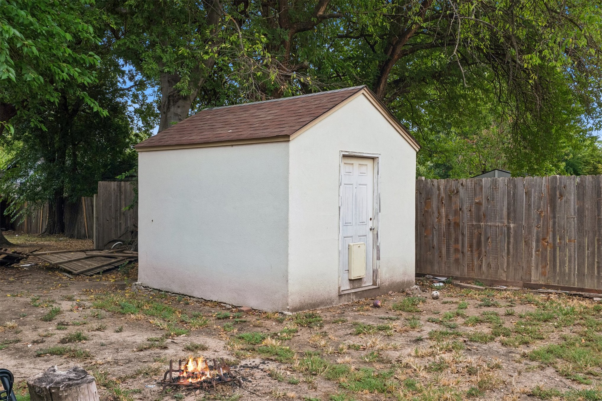11913 E 38th Place Property Photo 25
