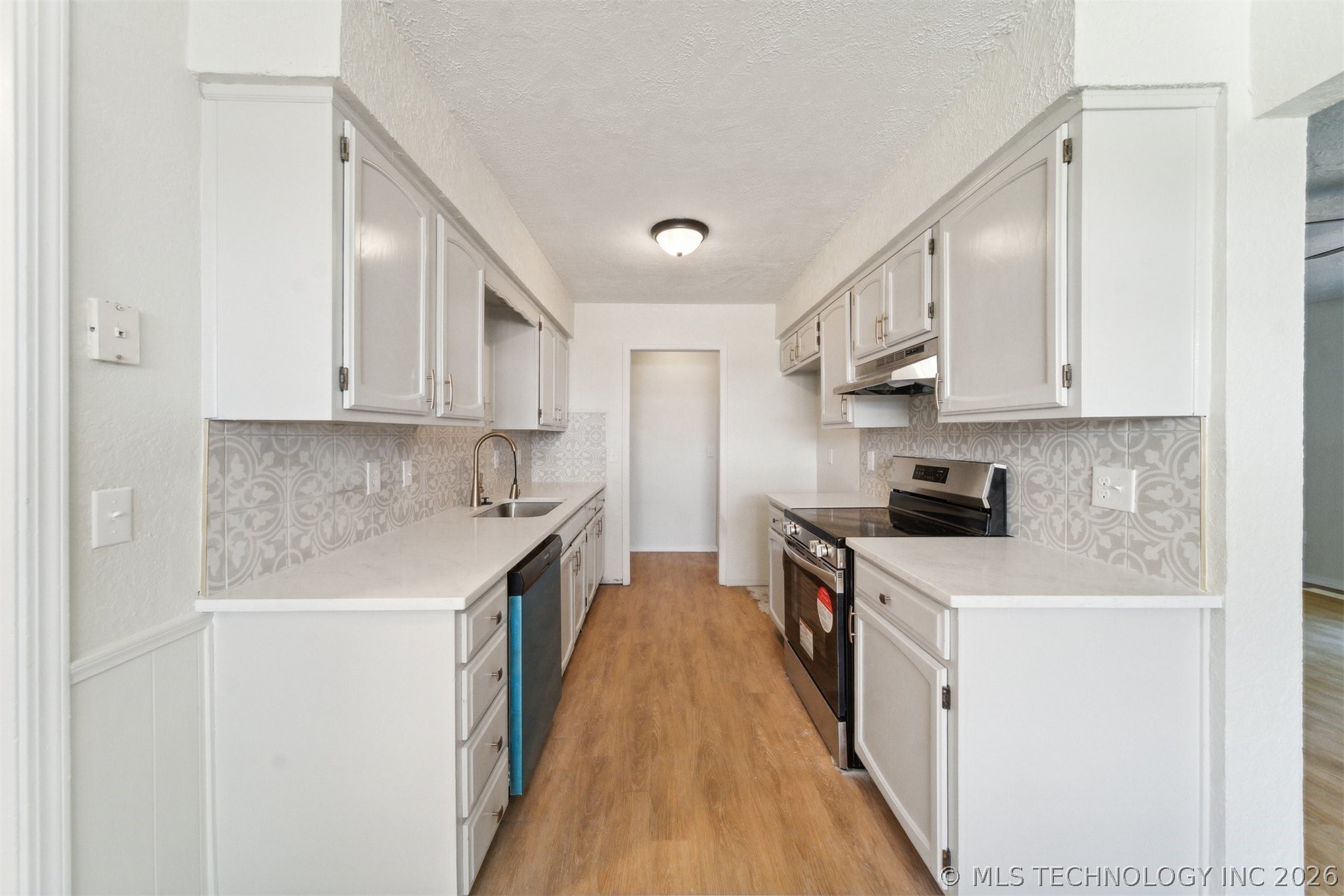 3227 S Allegheny Avenue Property Photo 4