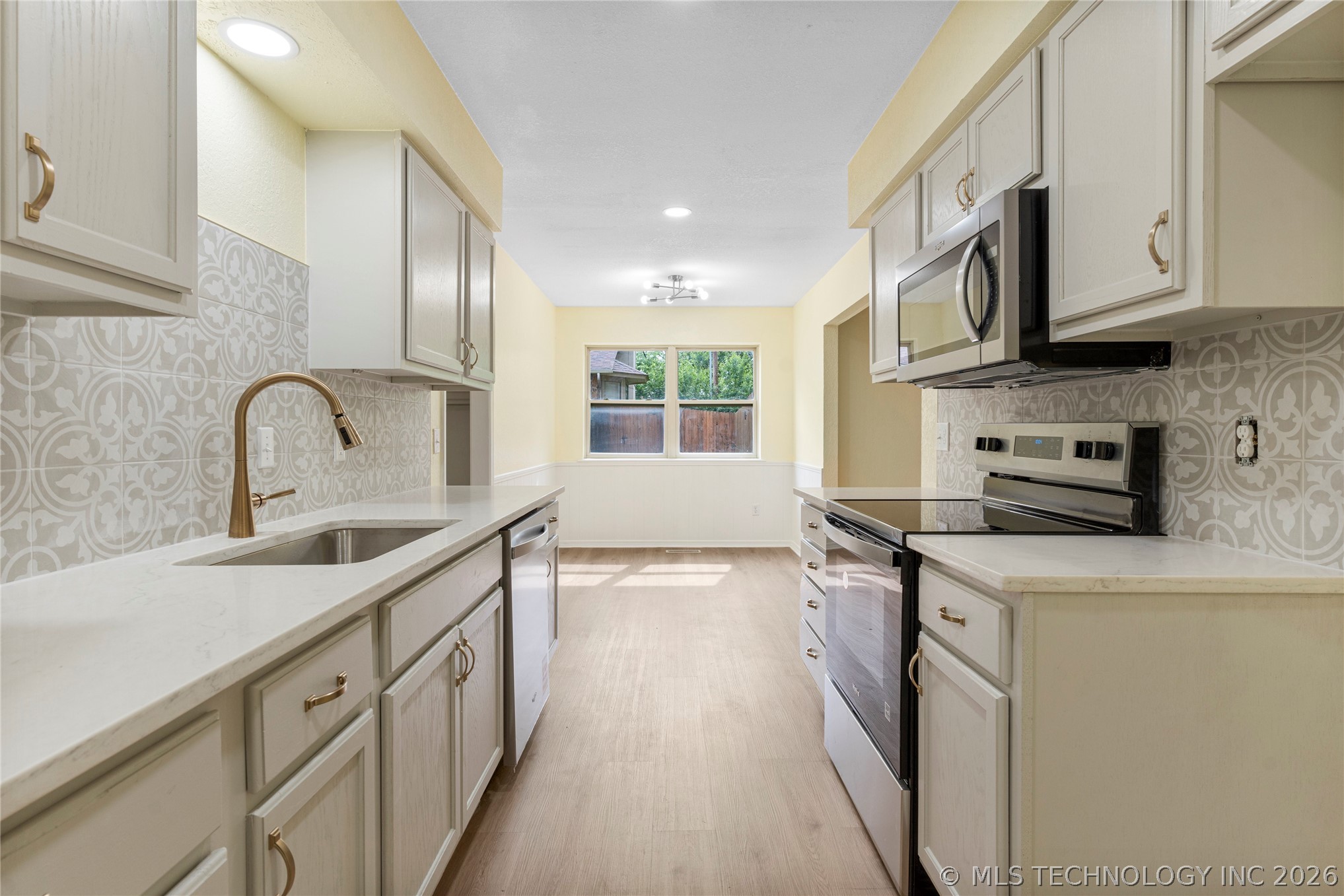 3227 S Allegheny Avenue Property Photo 15