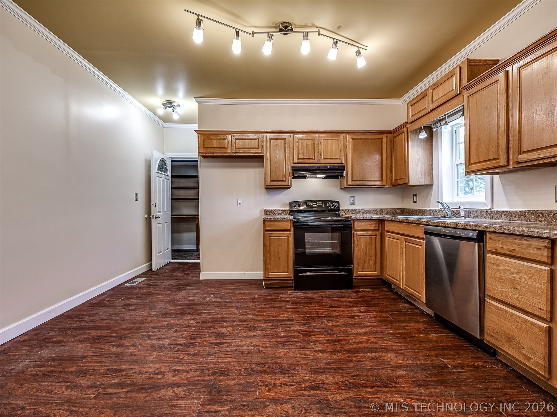 15115 E 136th Street Property Photo 18