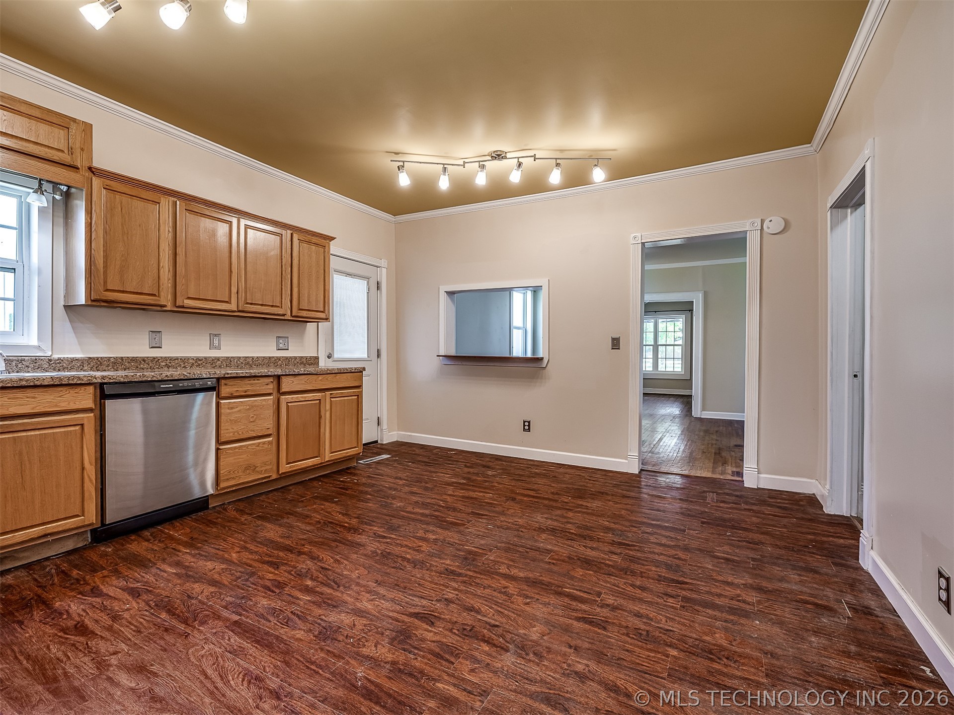 15115 E 136th Street Property Photo 19