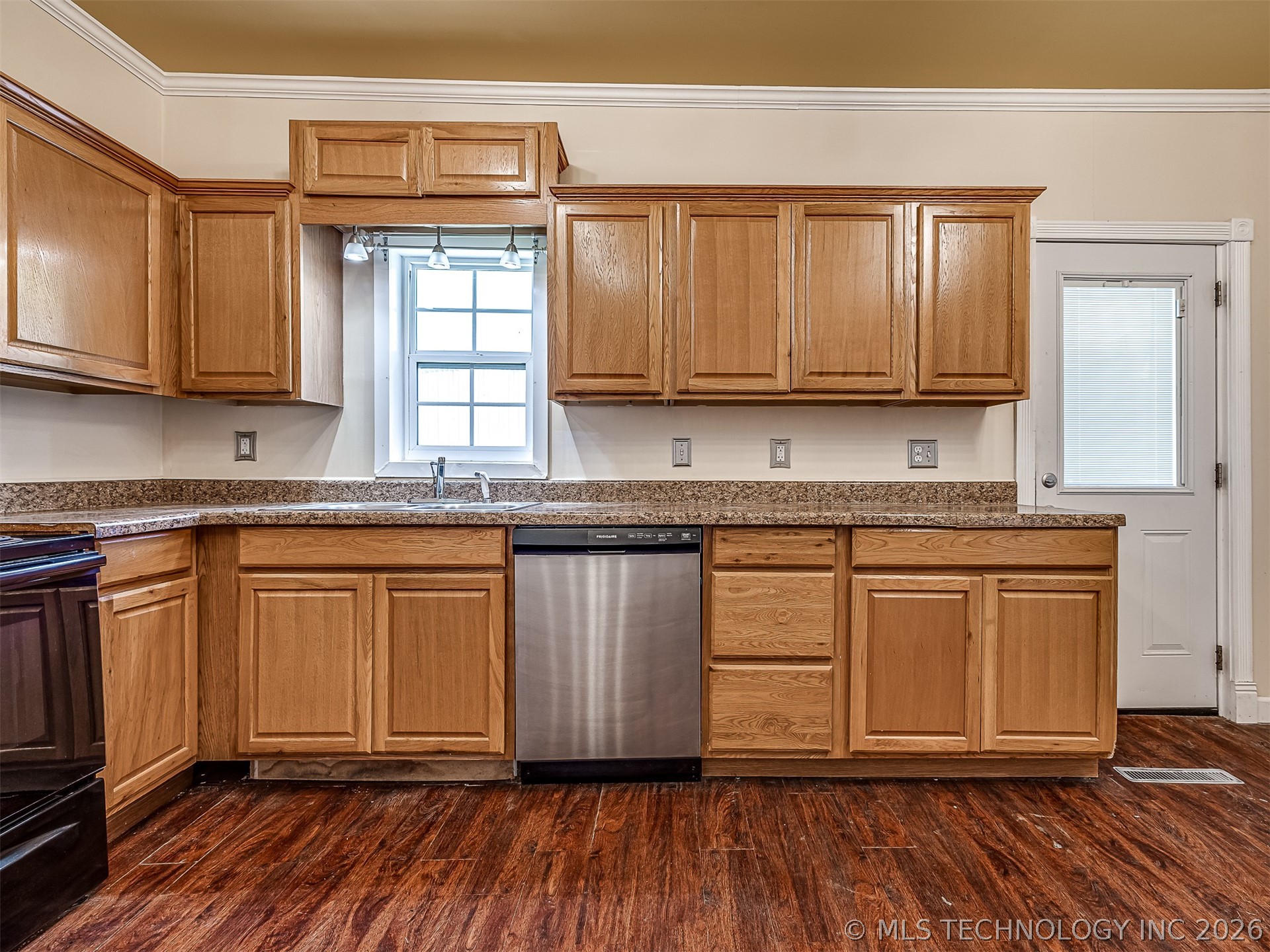 15115 E 136th Street Property Photo 20