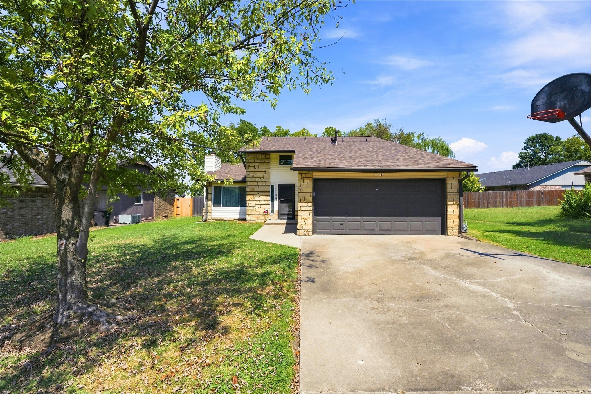 5438 Clearview Drive Property Photo 1