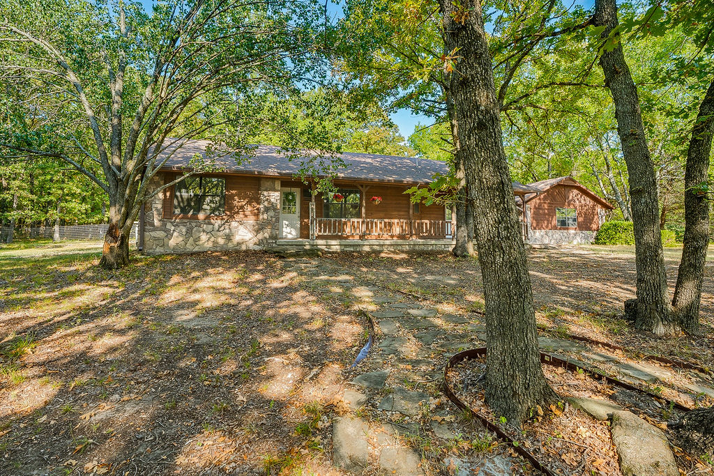 16771 County Road 3547 Property Photo 4