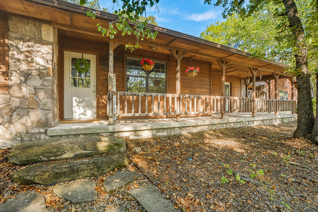 16771 County Road 3547 Property Photo 5