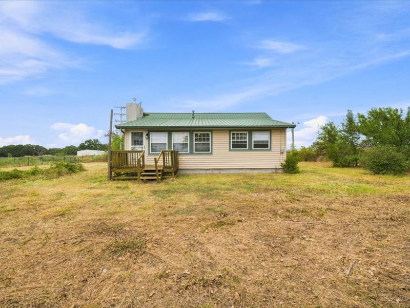 10624 State Highway 11 Property Photo 2