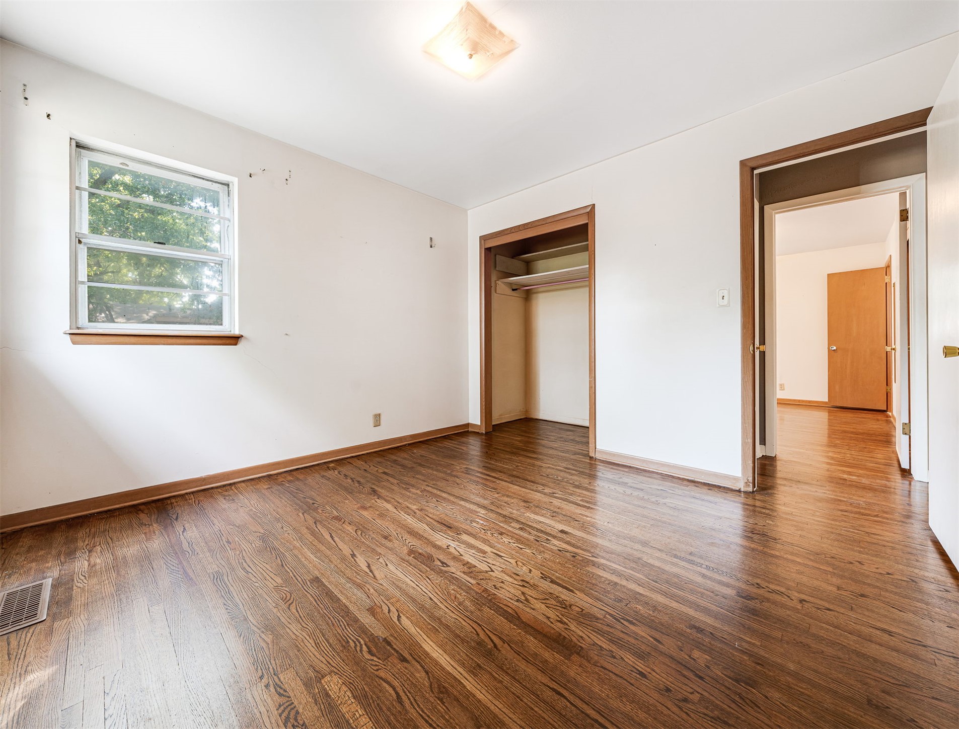 904 E Elgin Place Property Photo 24