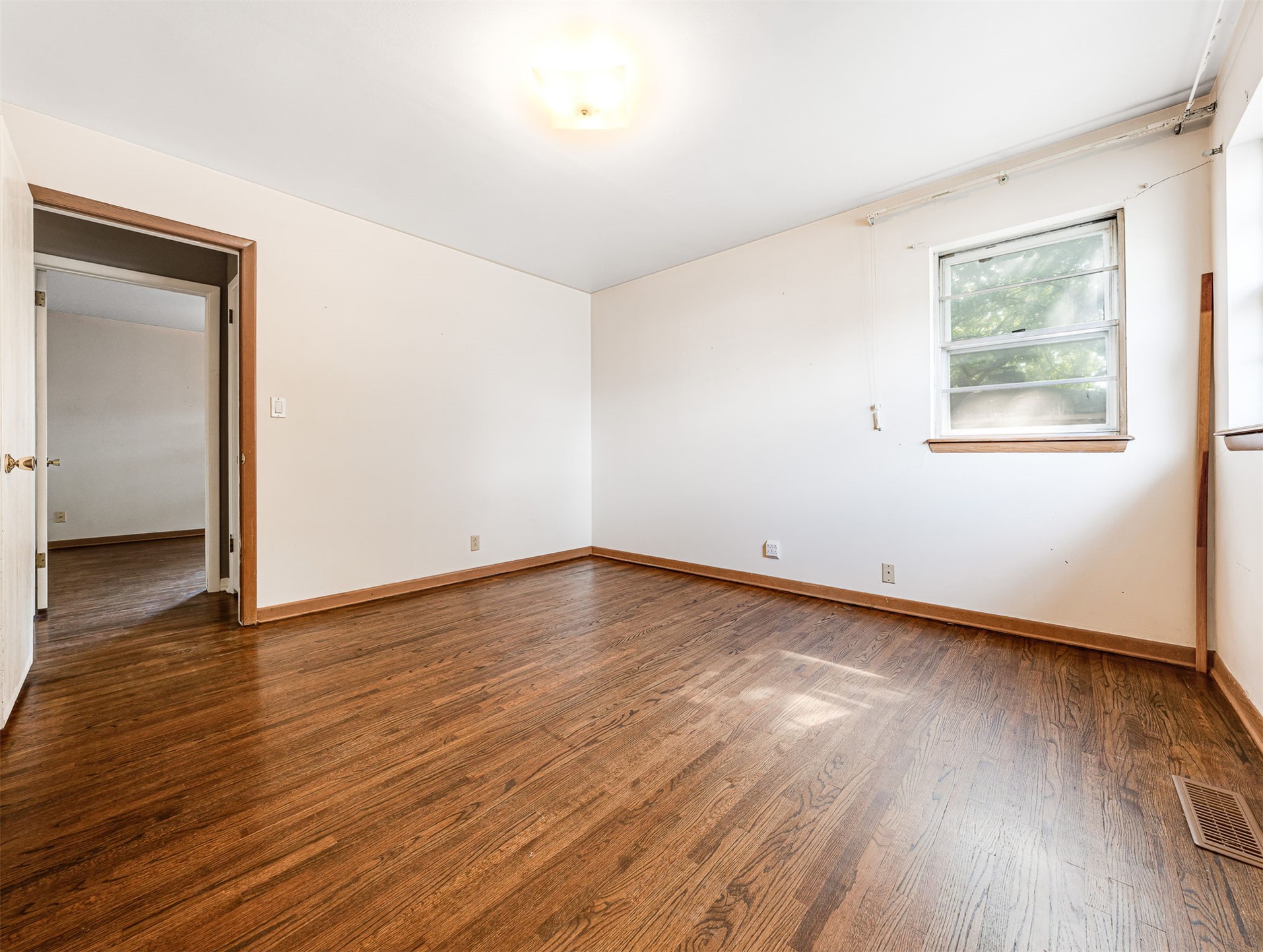 904 E Elgin Place Property Photo 29