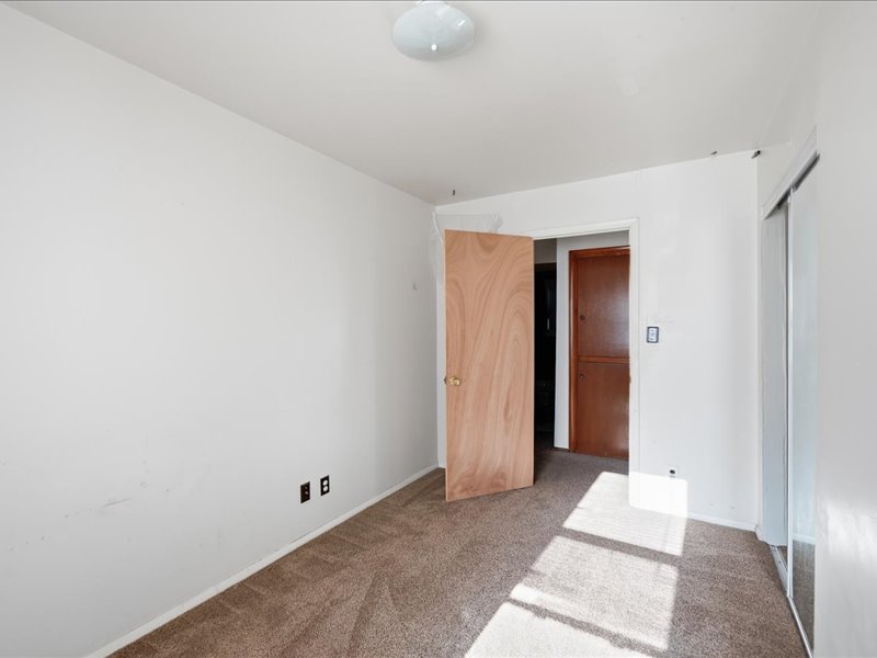 633 N 26th West Avenue Property Photo 17