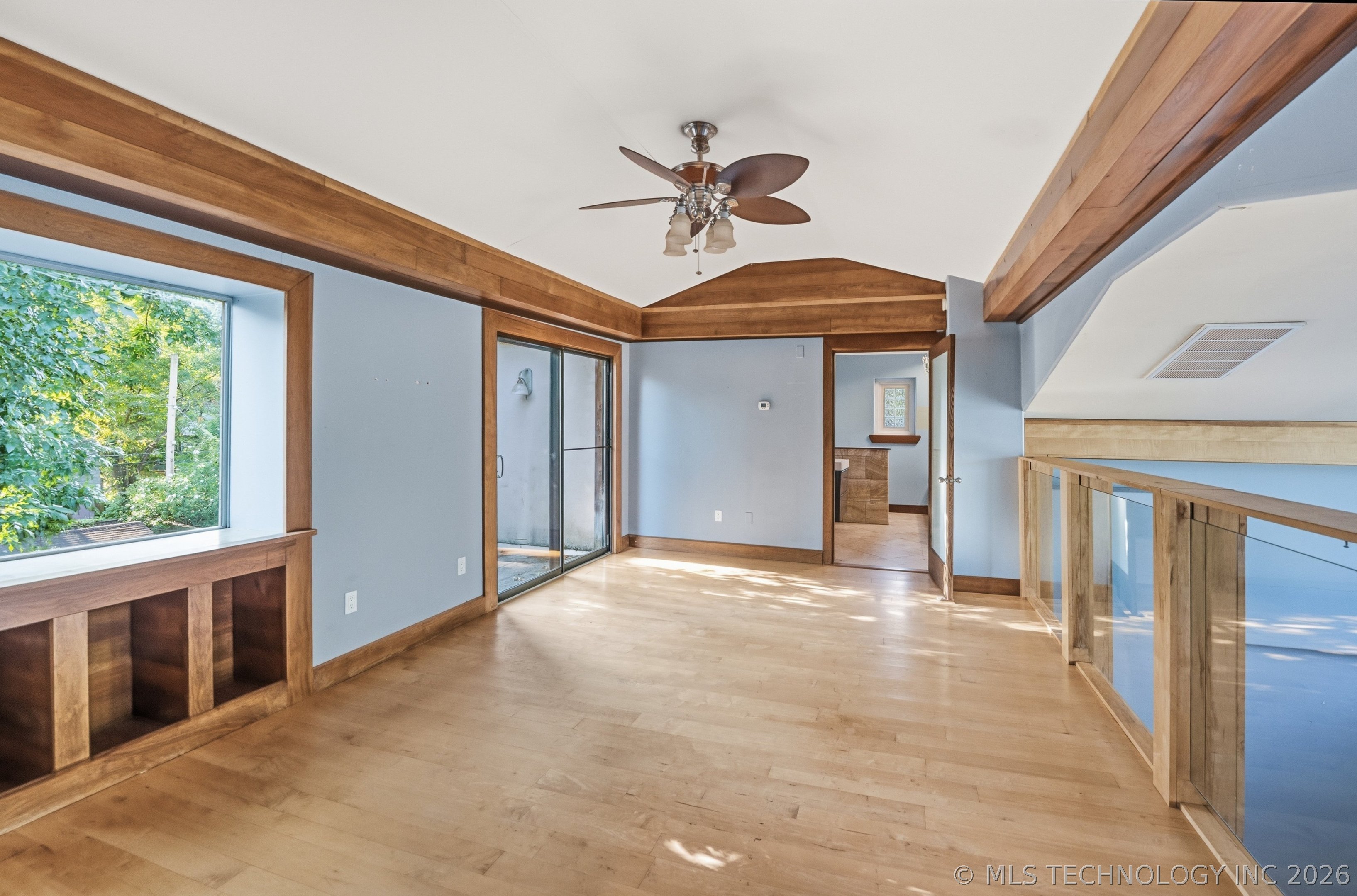 3007 S Detroit Avenue Property Photo 4