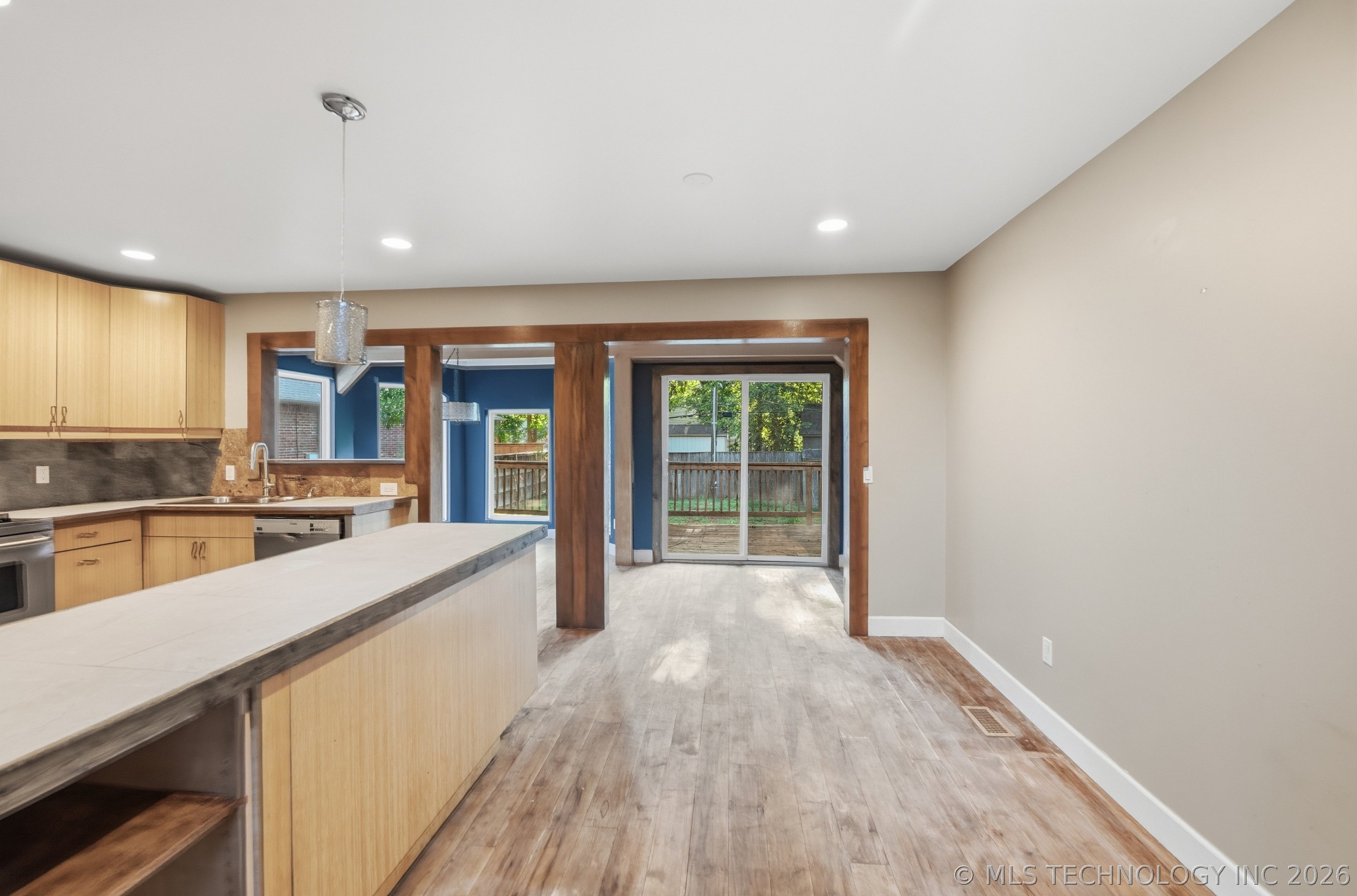 3007 S Detroit Avenue Property Photo 10