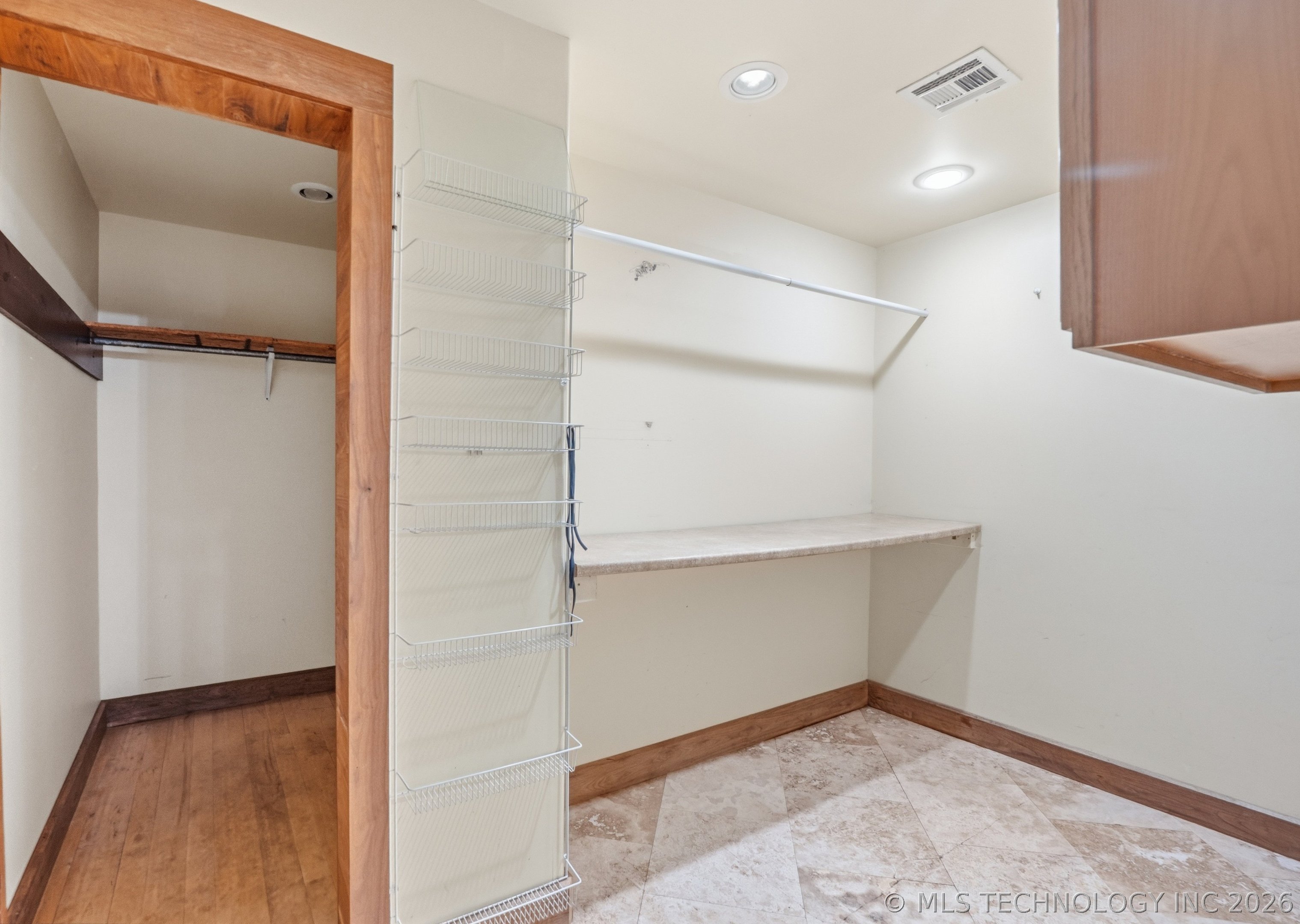 3007 S Detroit Avenue Property Photo 23