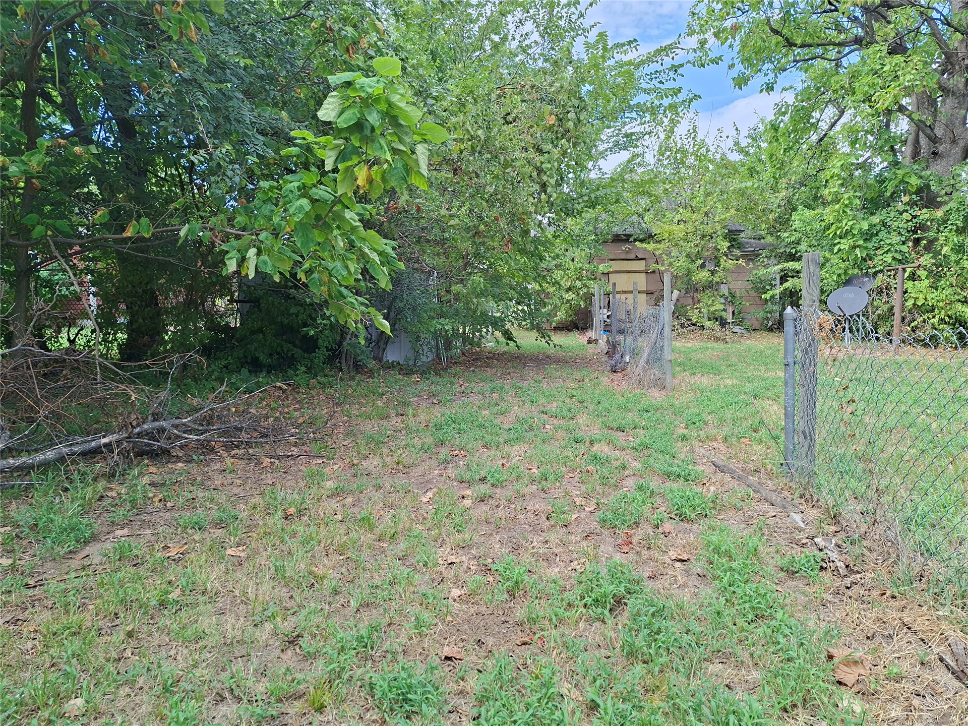 1109 E Broadway Property Photo 5