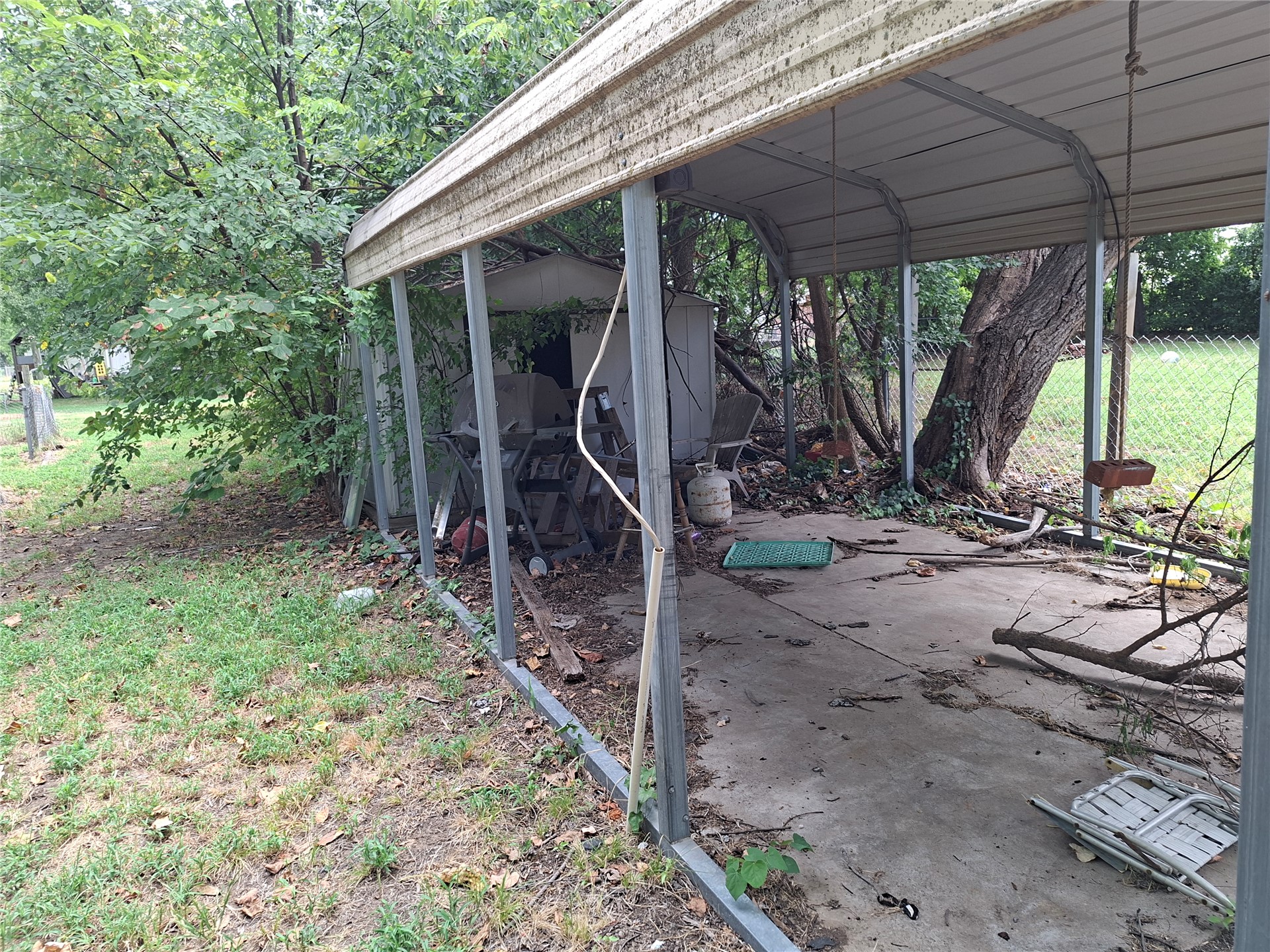 1109 E Broadway Property Photo 7
