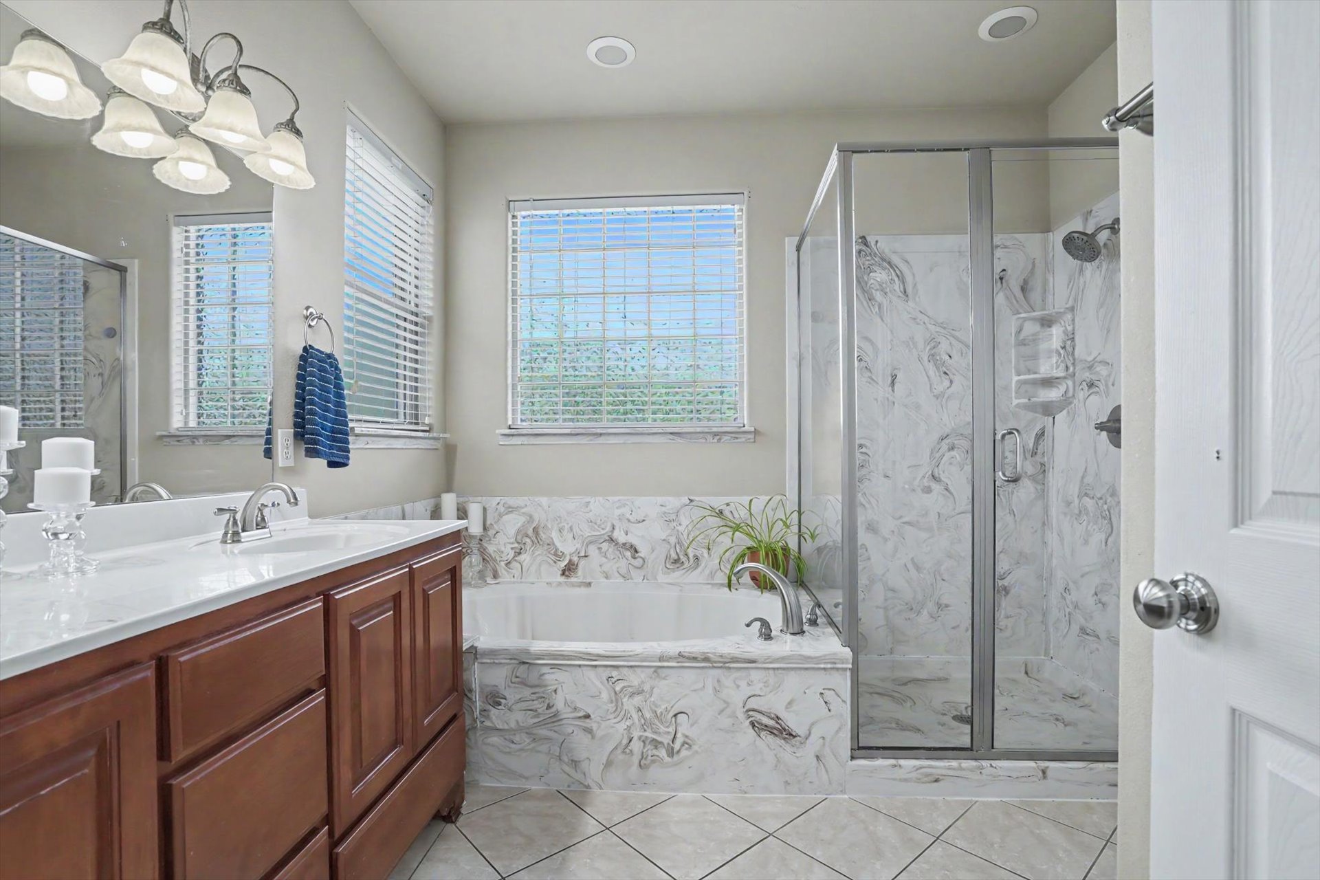 1300 E Canton Street Property Photo 23