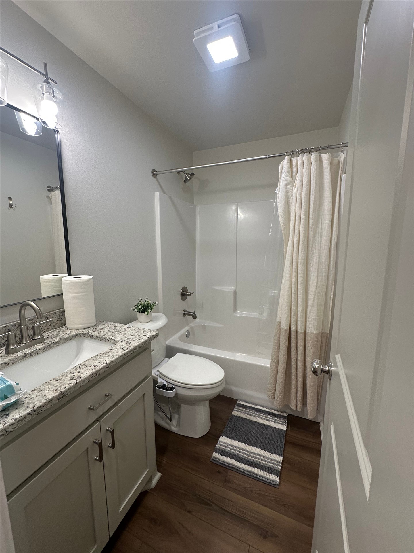 805 N Ridgeway Street B Property Photo 19