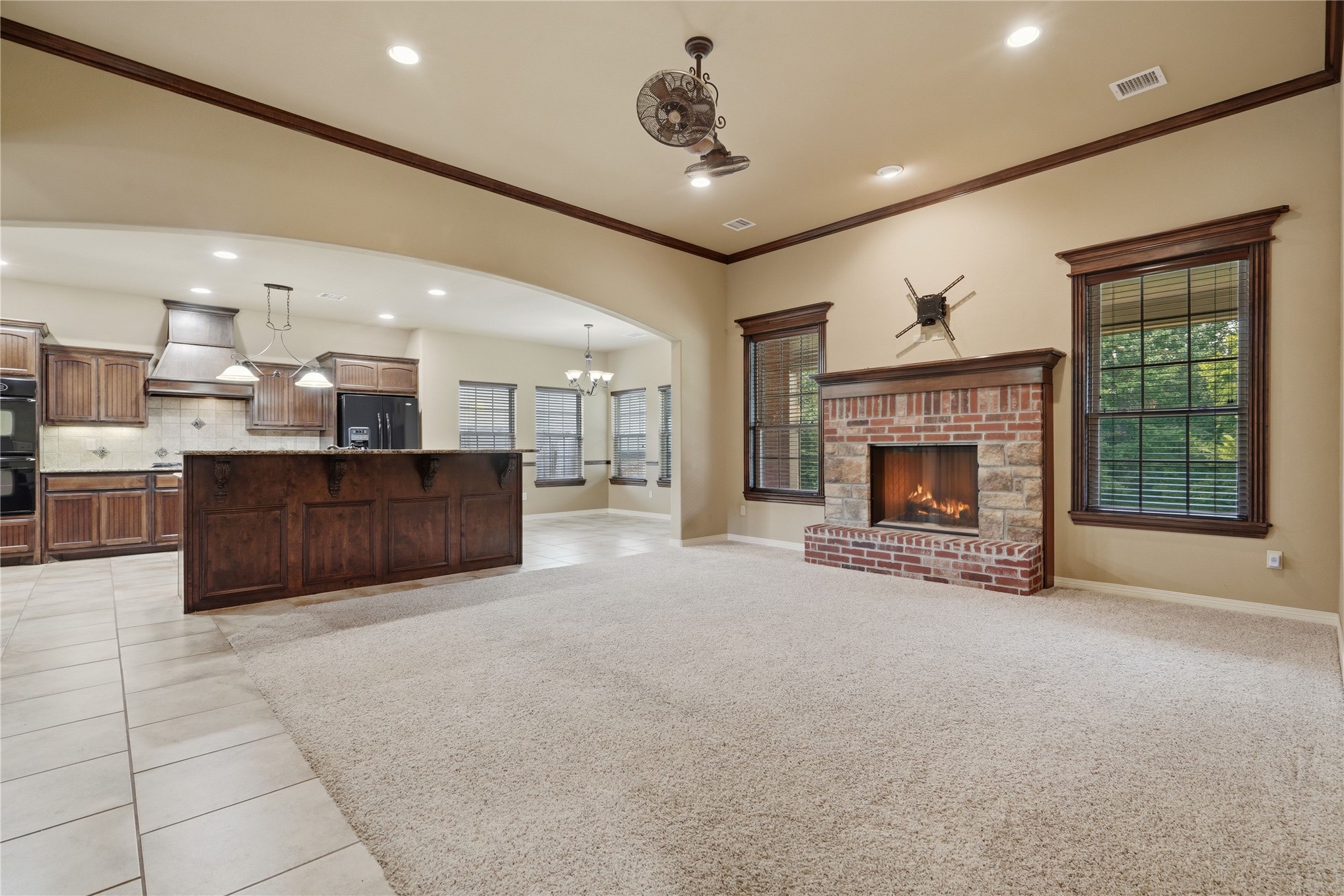 8210 S 14th Place Property Photo 3