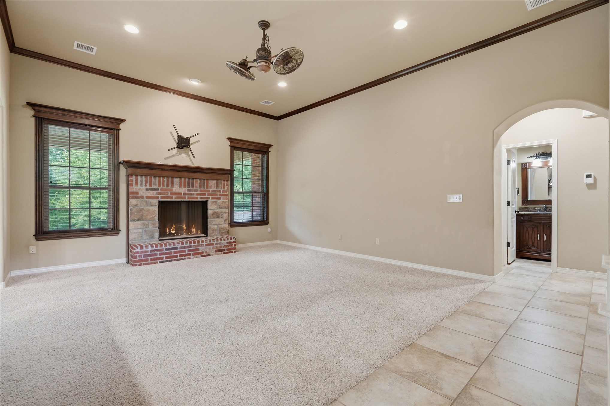 8210 S 14th Place Property Photo 10