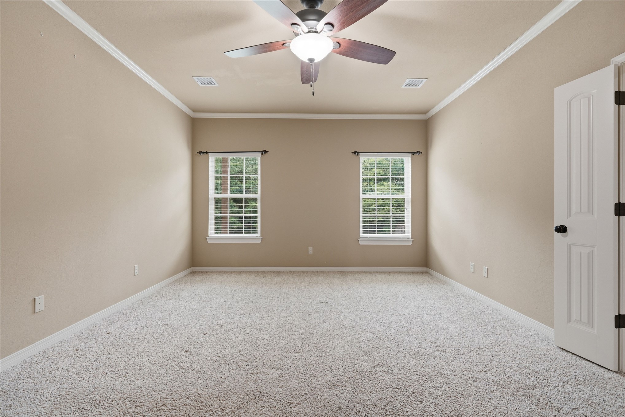8210 S 14th Place Property Photo 14