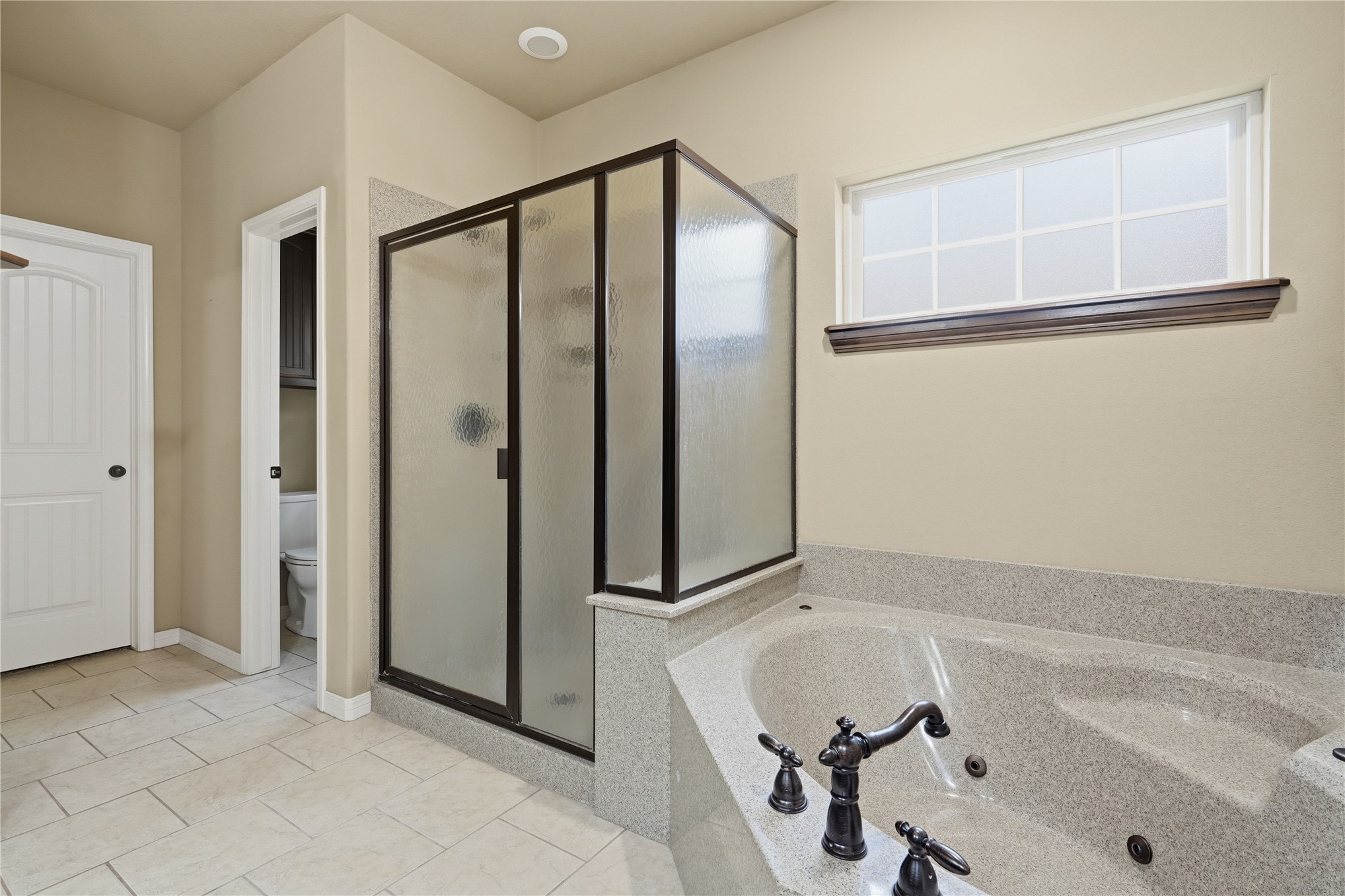 8210 S 14th Place Property Photo 16