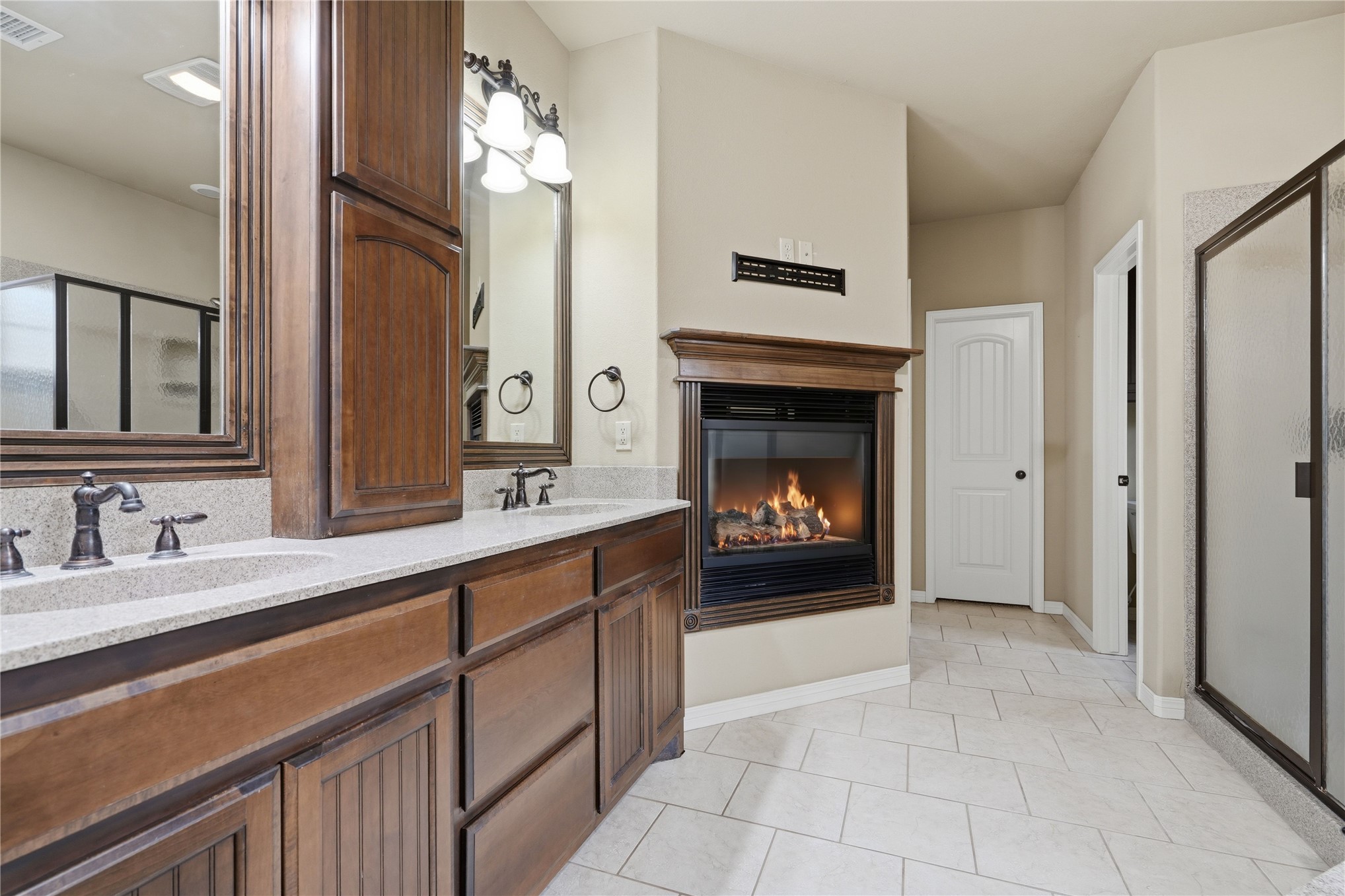 8210 S 14th Place Property Photo 18
