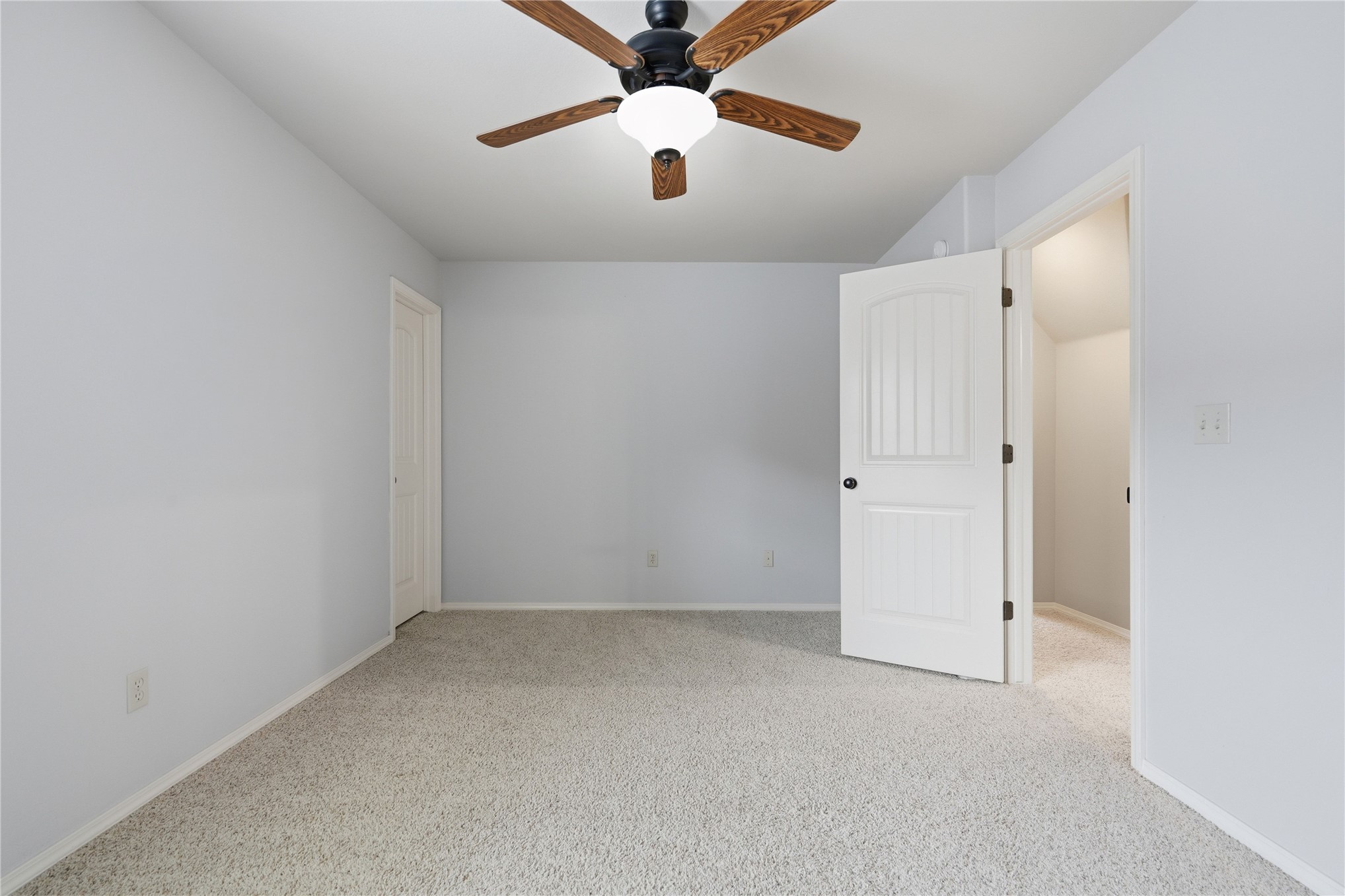 8210 S 14th Place Property Photo 33
