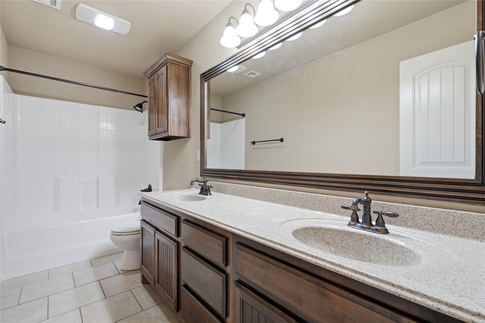 8210 S 14th Place Property Photo 34