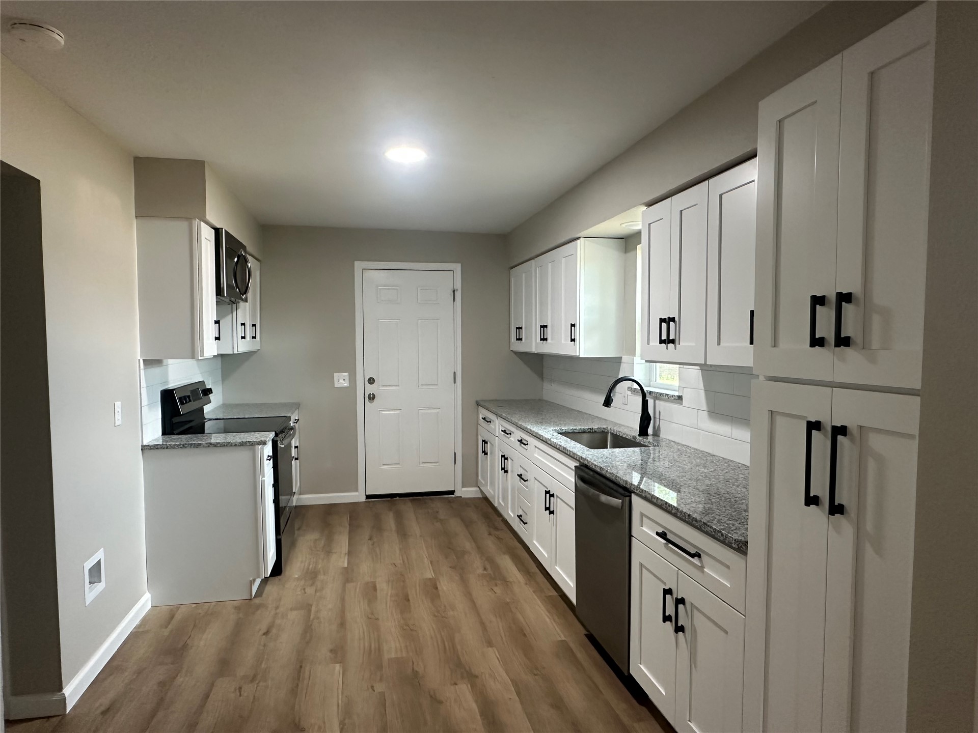 106 E Florida Property Photo 3