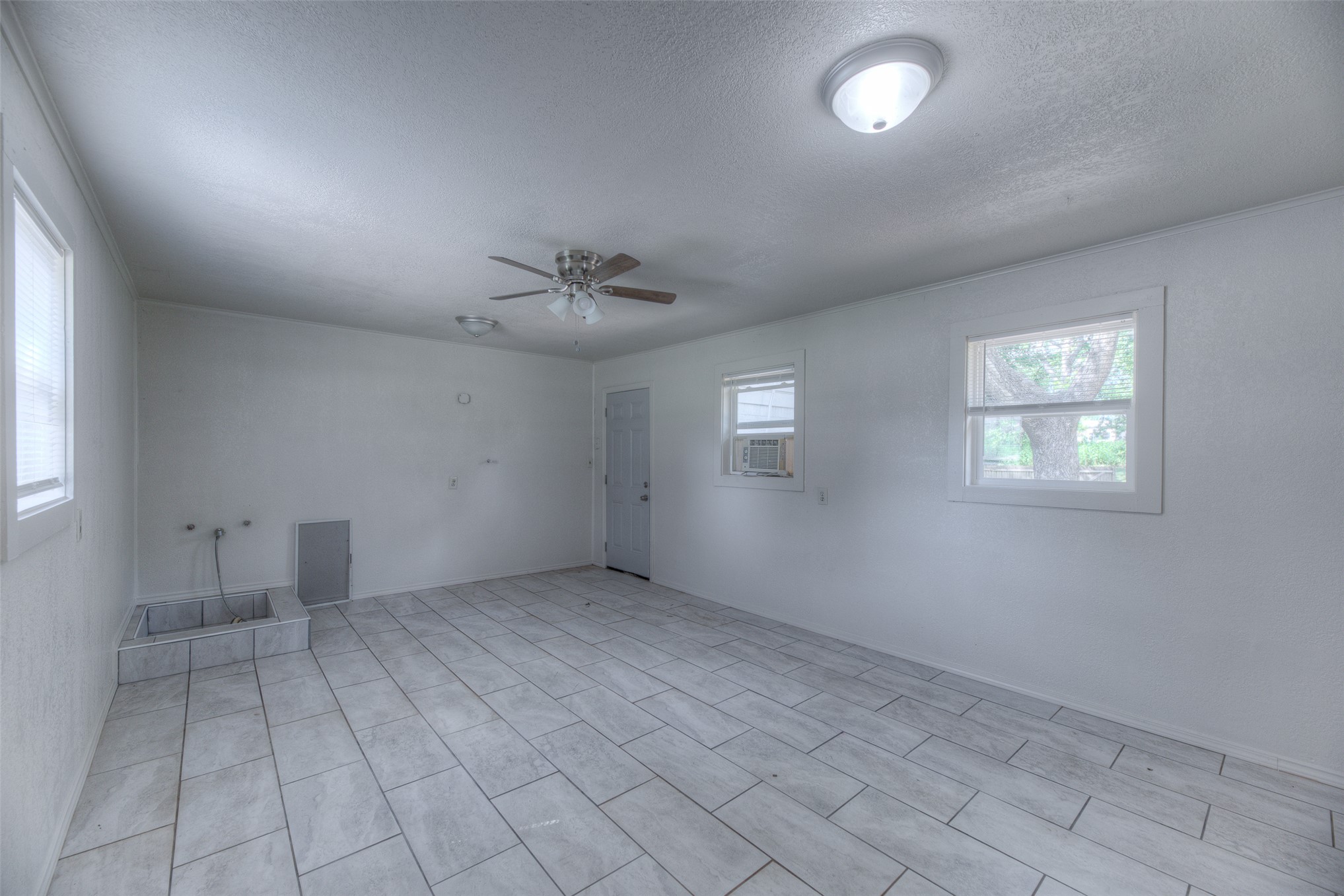11448 S 82nd East Avenue Property Photo 3