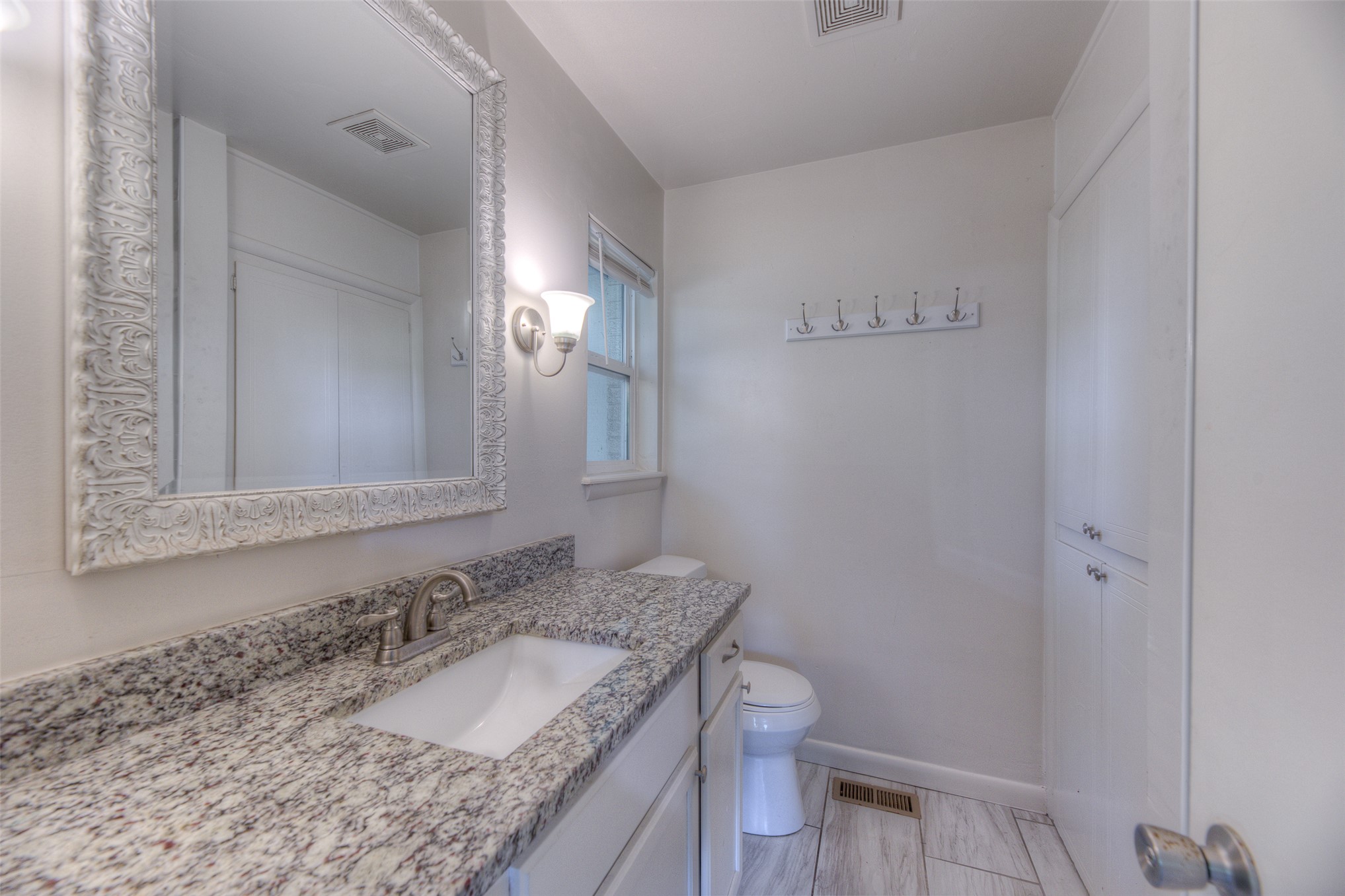 11448 S 82nd East Avenue Property Photo 25