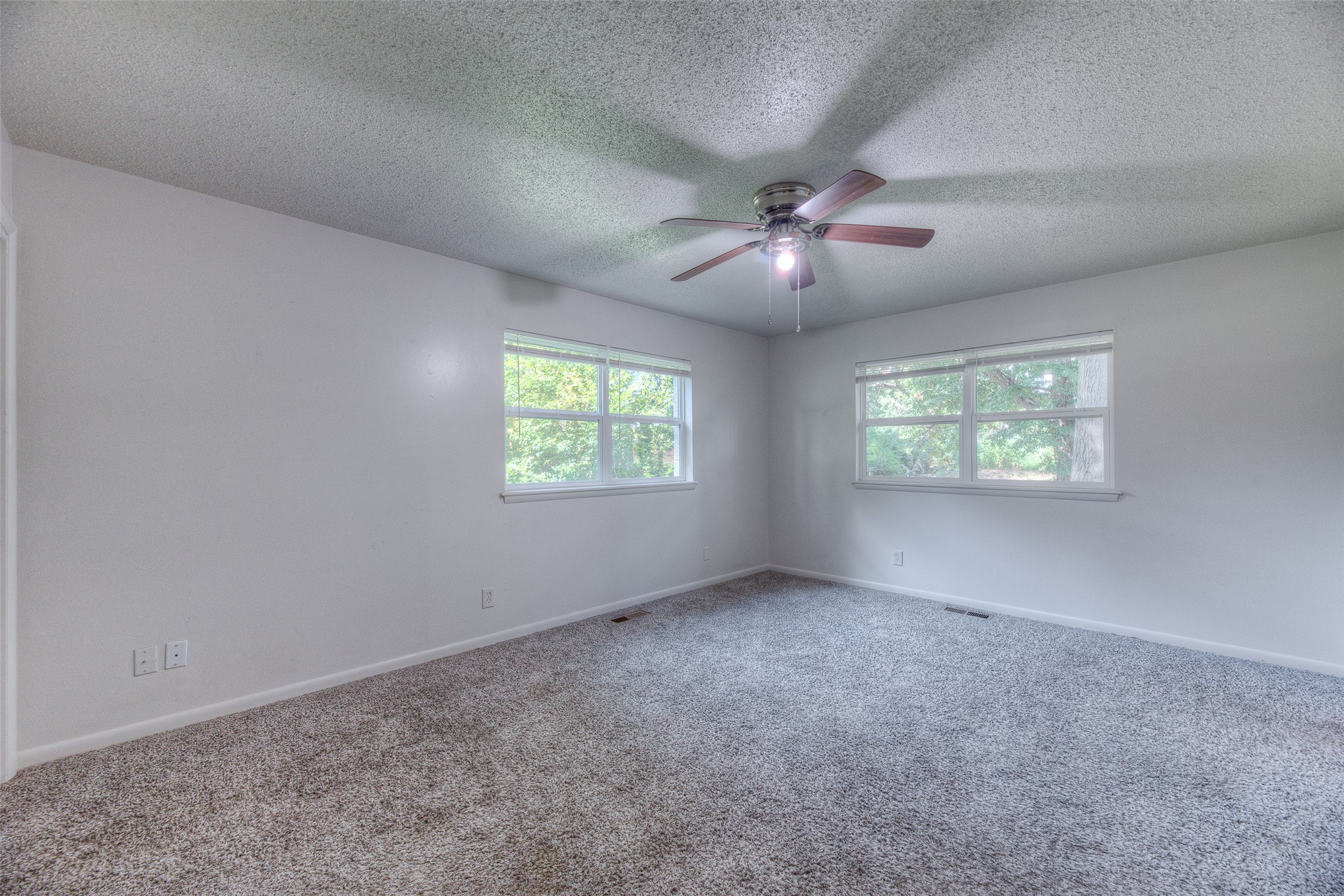 11448 S 82nd East Avenue Property Photo 28
