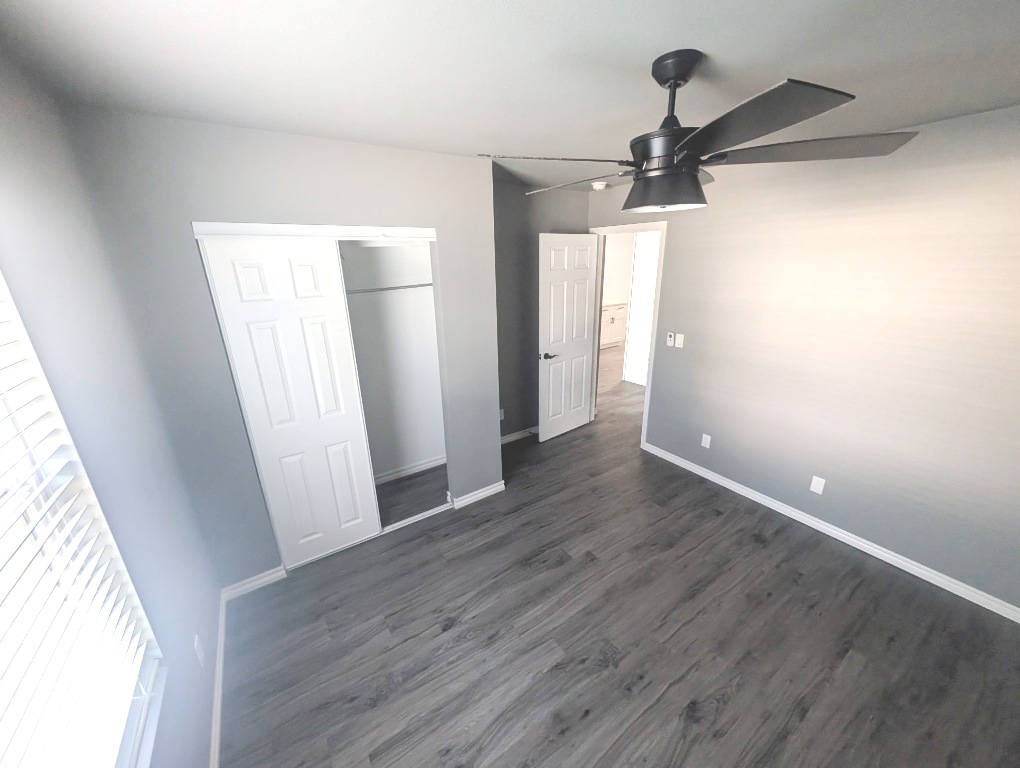 1024 E Pfendler Avenue Property Photo 4