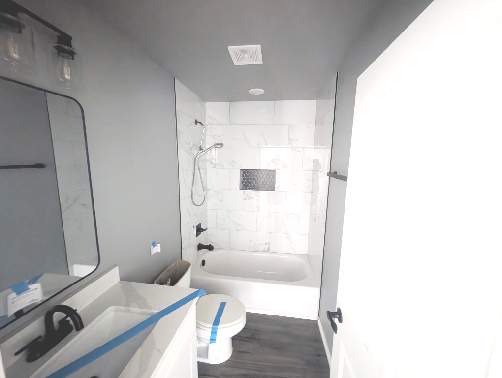 1024 E Pfendler Avenue Property Photo 6