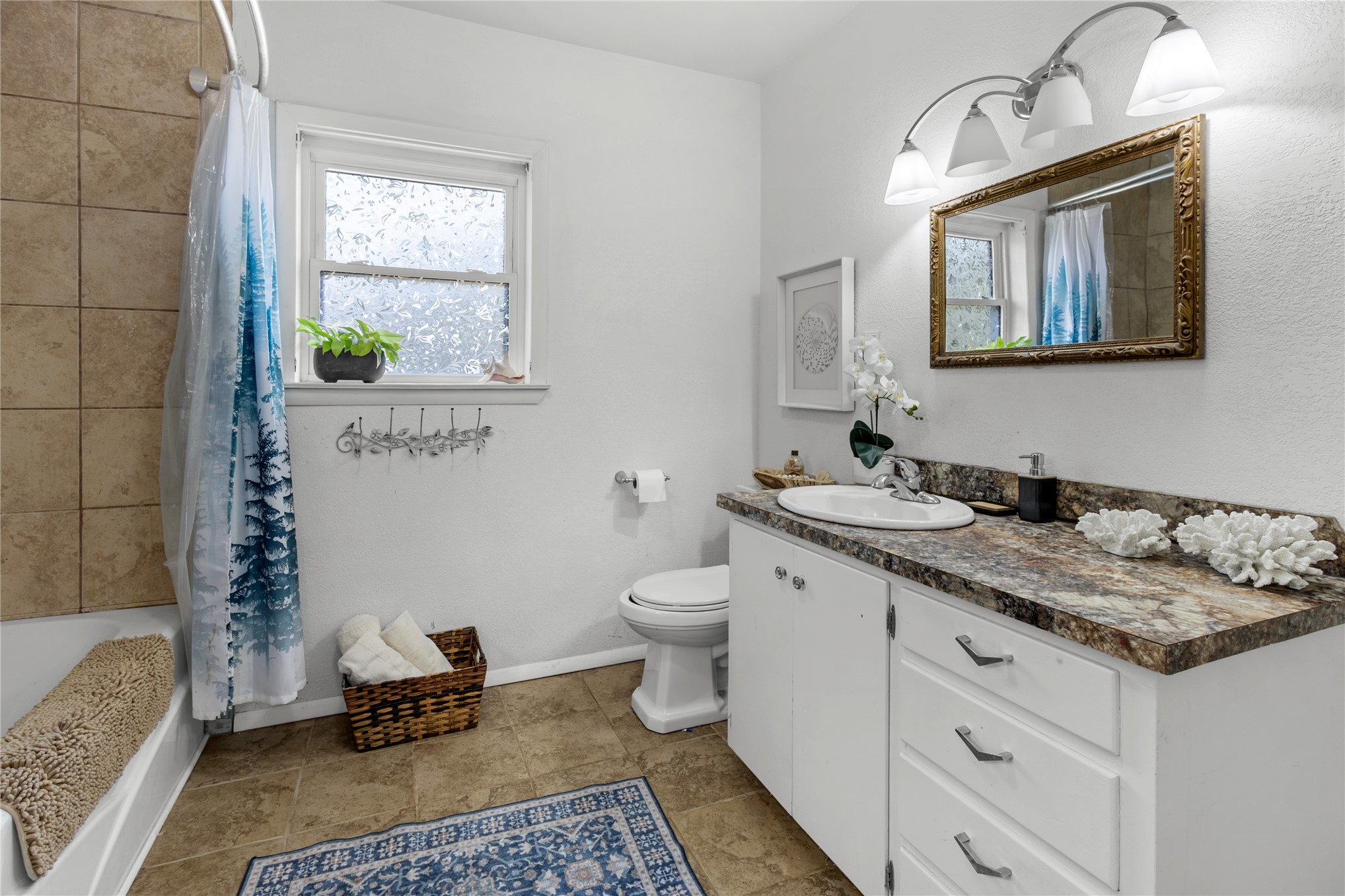 345 W Madison Avenue Property Photo 12