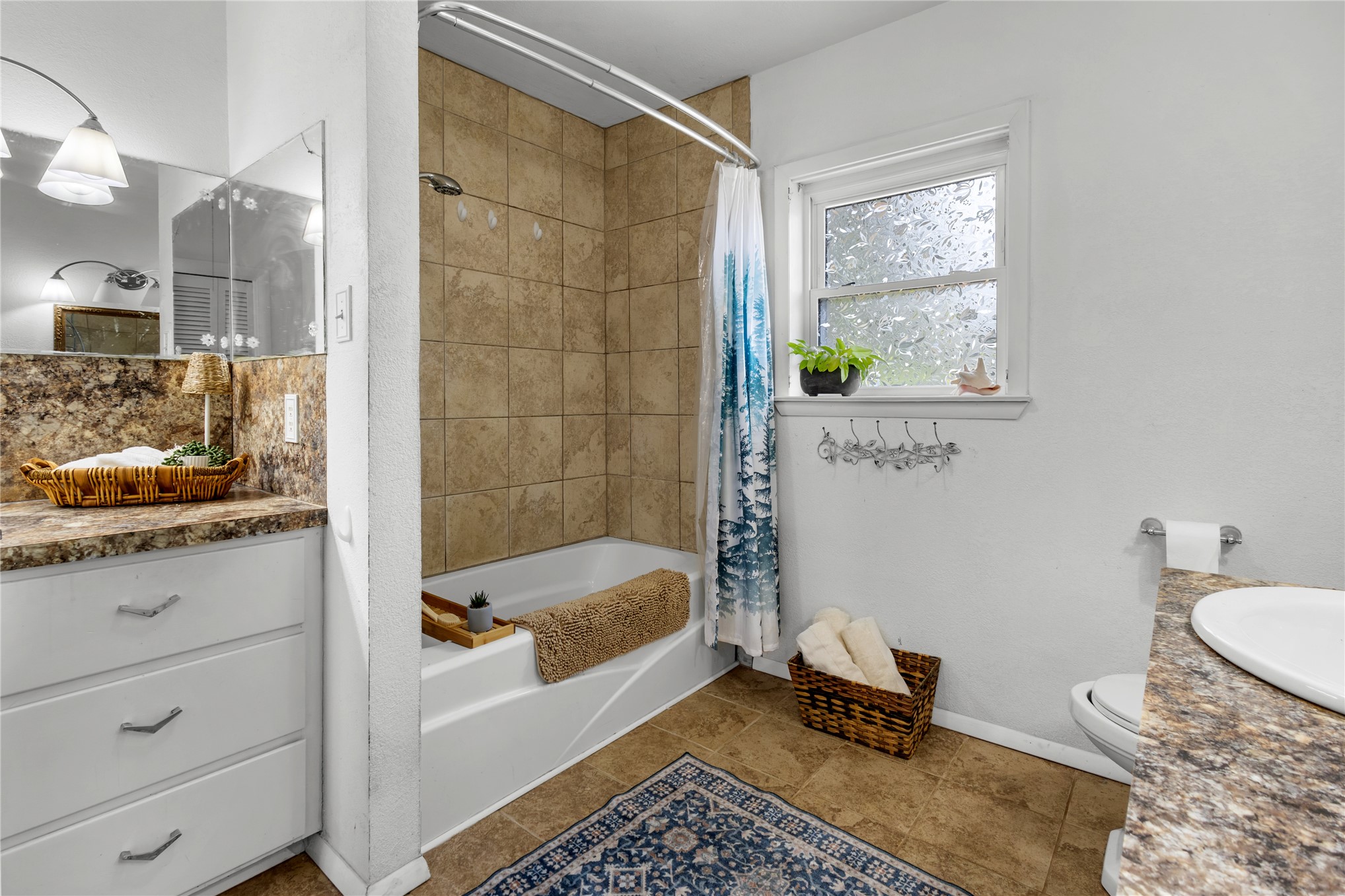 345 W Madison Avenue Property Photo 13